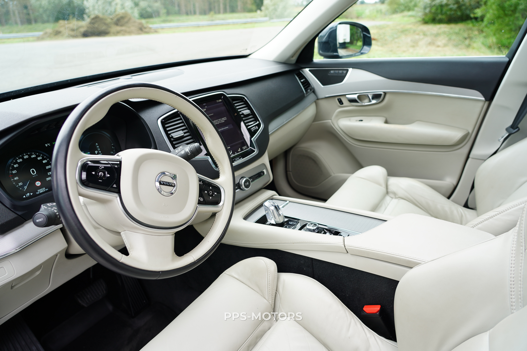 Volvo XC90 2.0 T8 INSCRIPTION photo 11