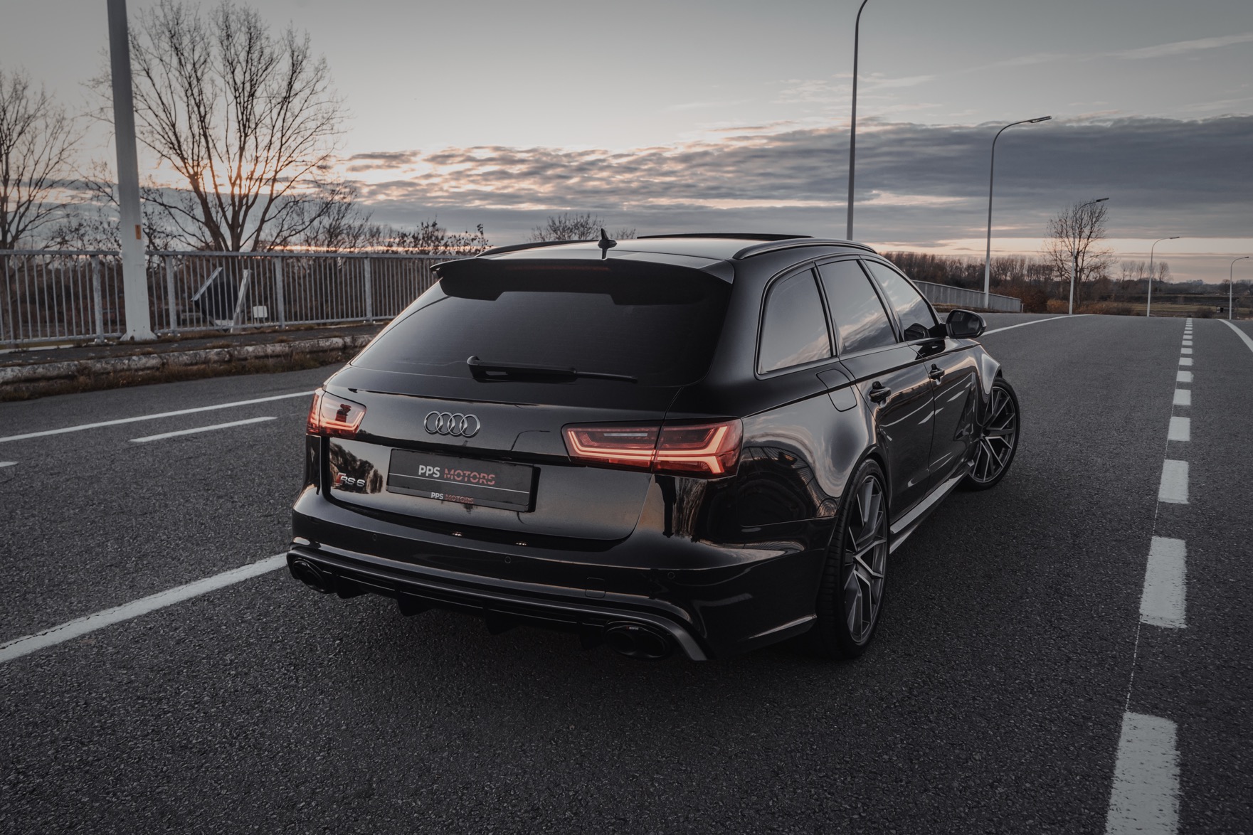 Audi RS6 4.0 V8 QUATTRO AKRAPOVIC photo 18