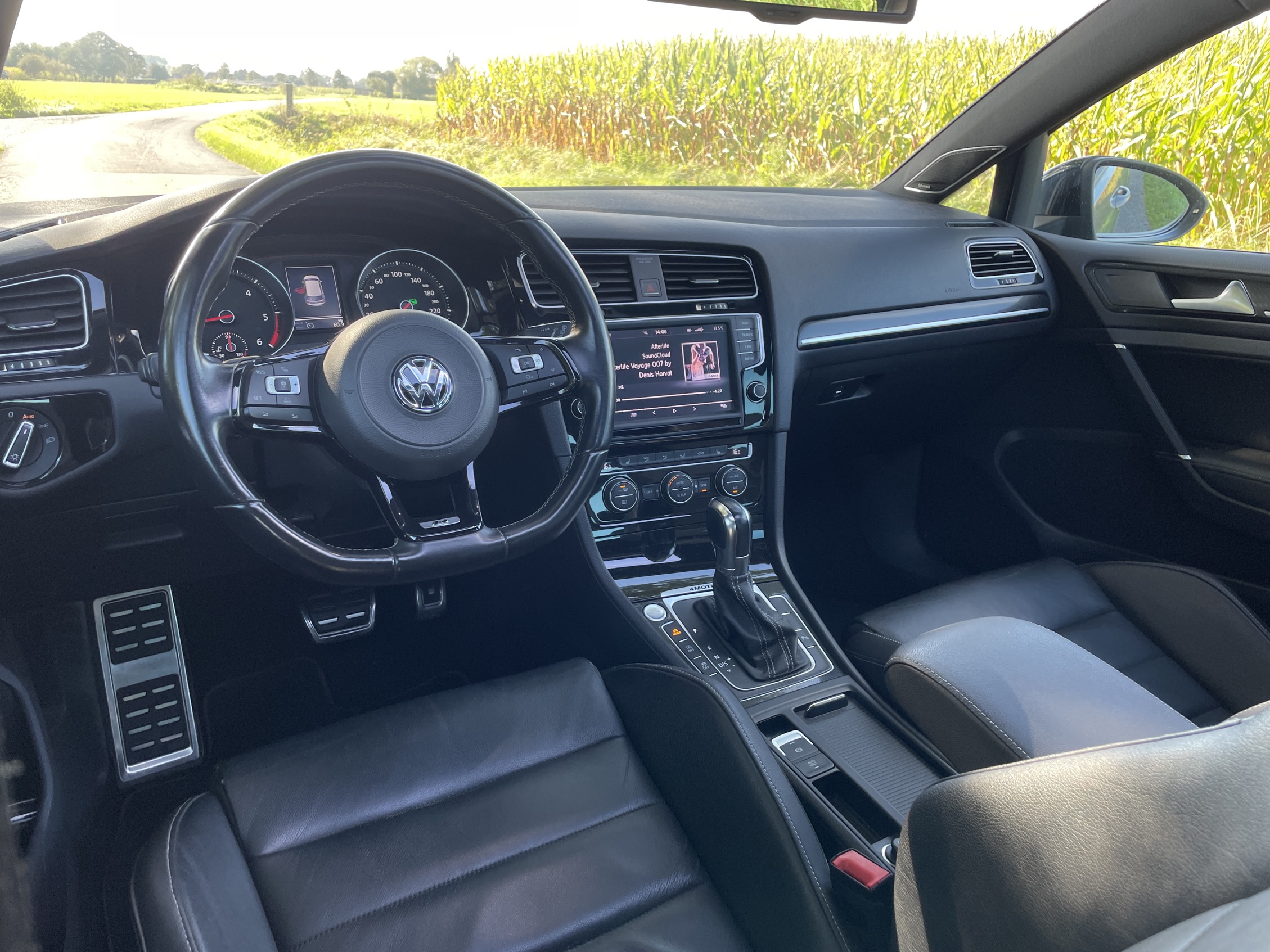 Volkswagen GOLF GTD 2.0 DSG - R PAKKET photo 19