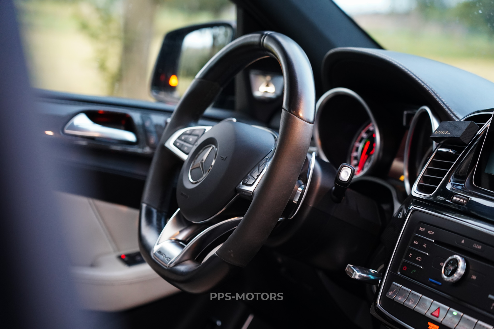 Mercedes Benz GLE63 AMG 5.5 V8 BITURBO photo 22