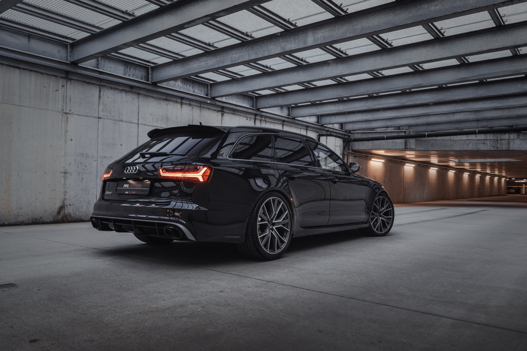 Audi RS6 4.0 V8 QUATTRO AKRAPOVIC photo 7