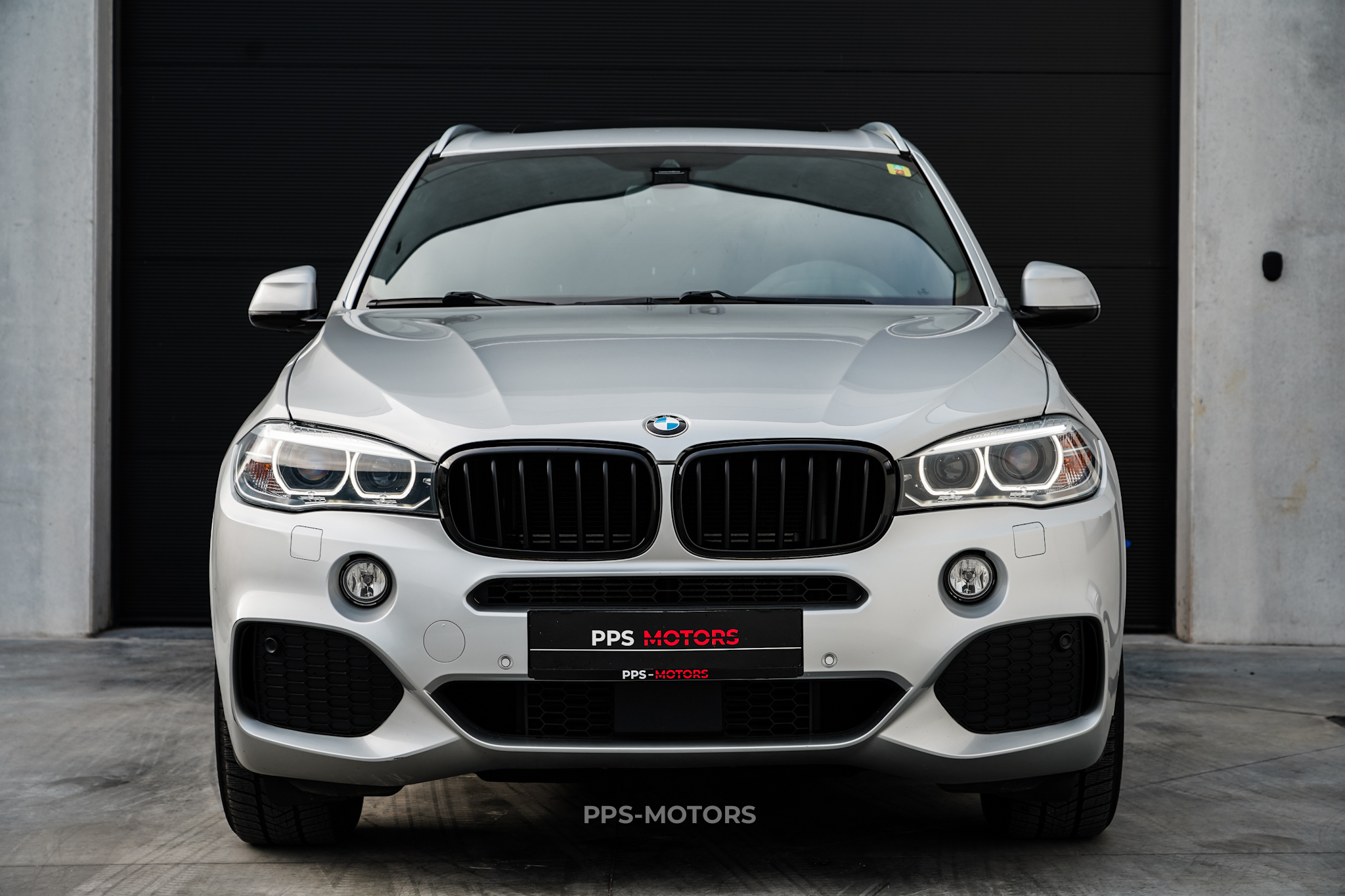 BMW X5 40i ePerformance photo 2