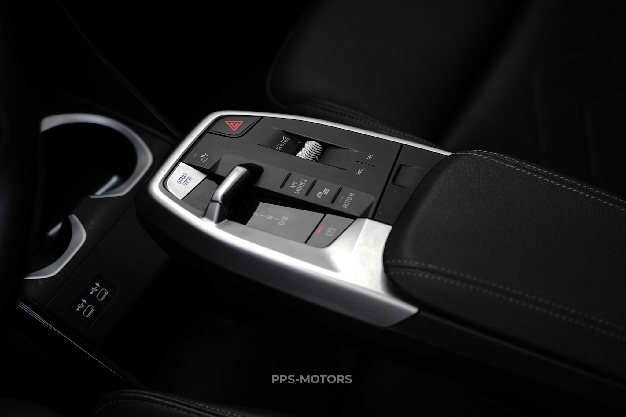 BMW iX1 30e xDrive photo 14