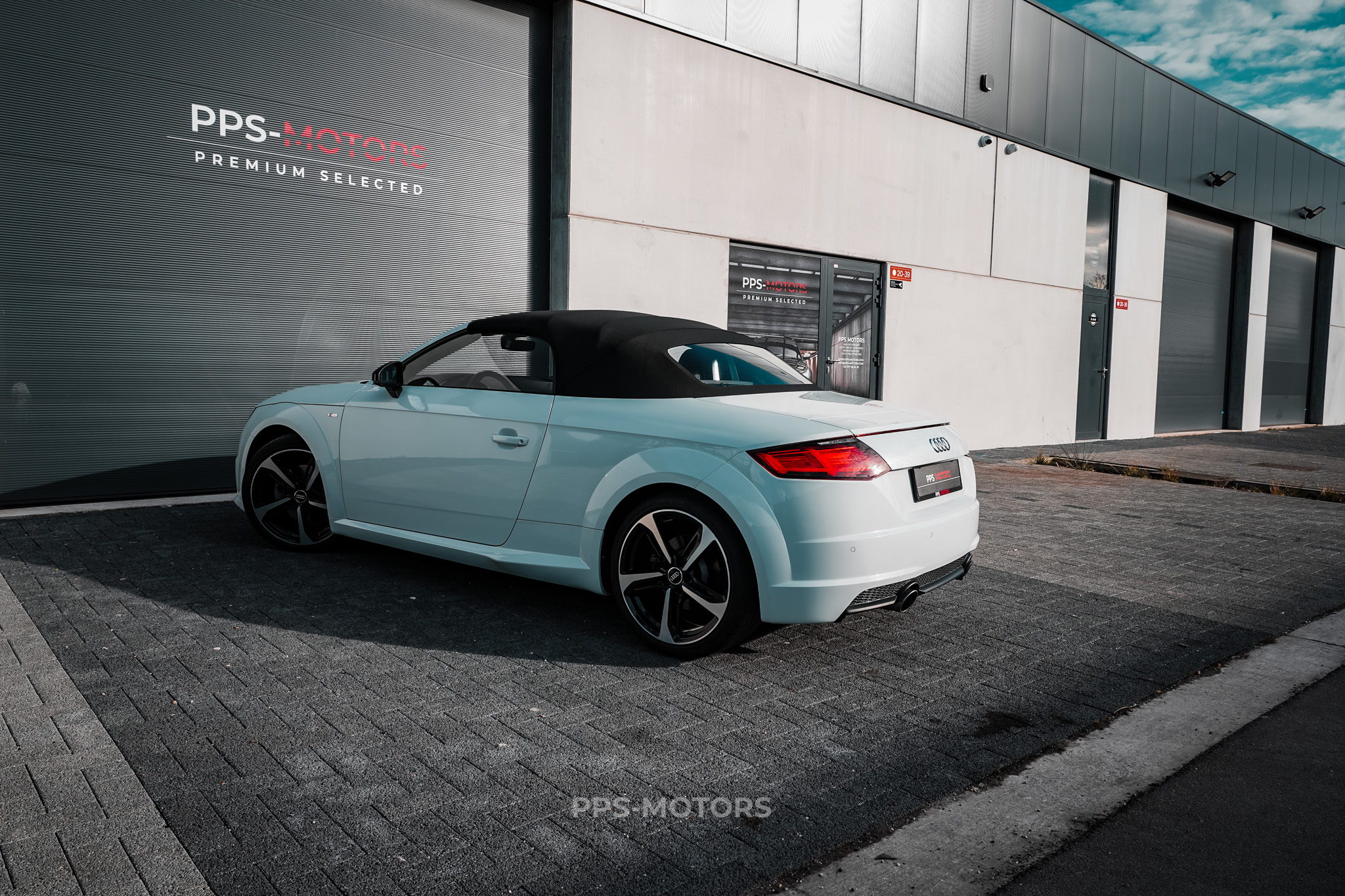 Audi TT ROADSTER 2.0 TFSI S-TRONIC photo 8