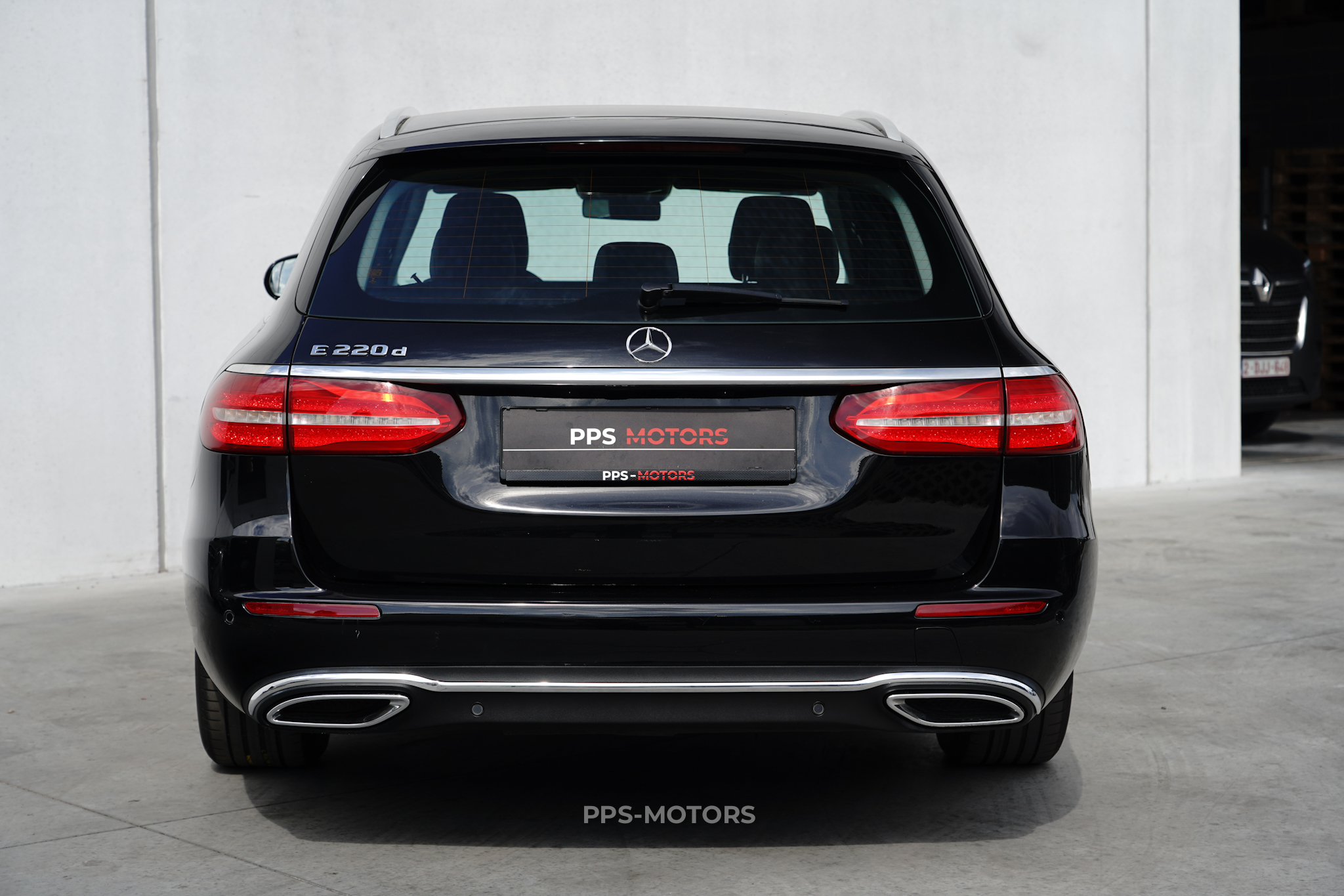 Mercedes Benz E220 BLUETEC photo 3