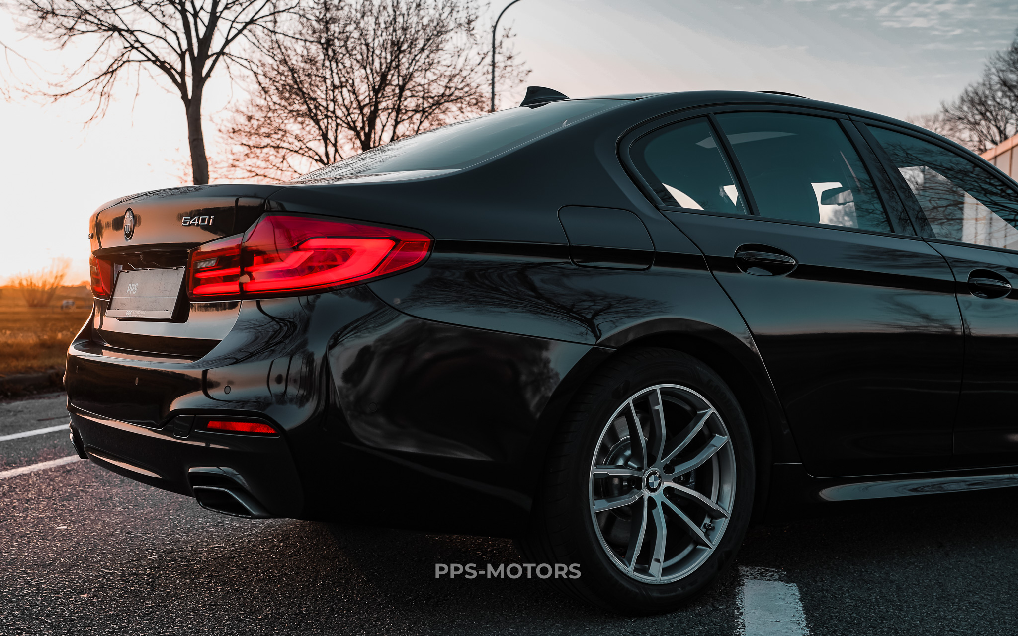 BMW 540i xDRIVE G30 M-PAKKET photo 29