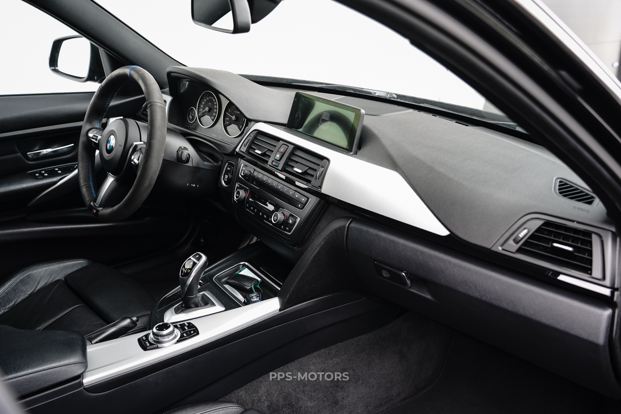 BMW 330dA TOURING M-PAKKET photo 11