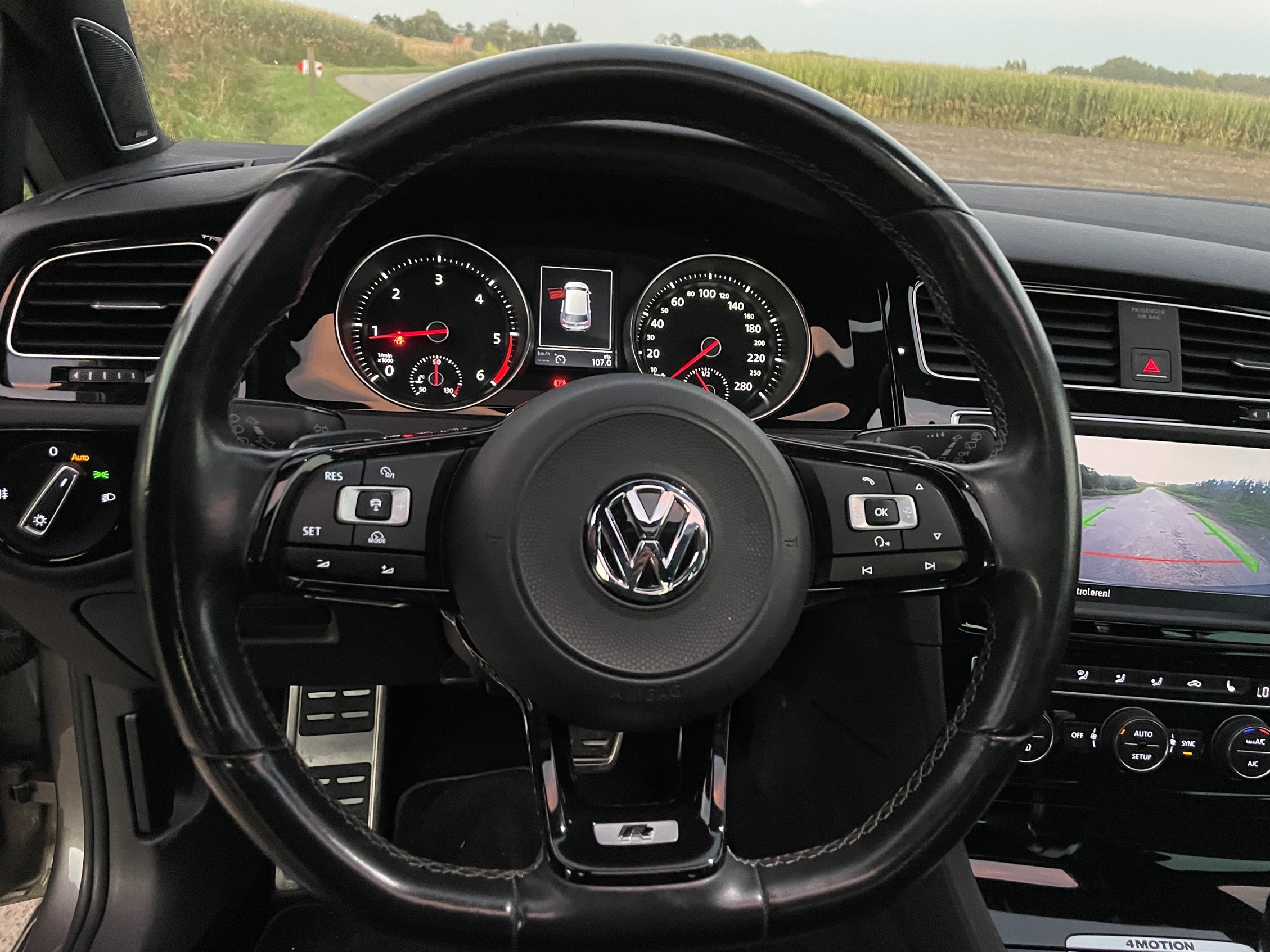 Volkswagen GOLF GTD 2.0 DSG - R PAKKET photo 18