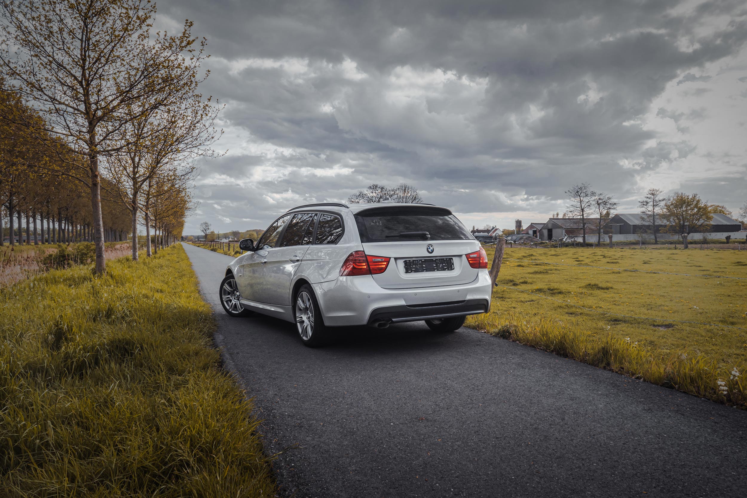 BMW 318d E91 M-PAKKET photo 3
