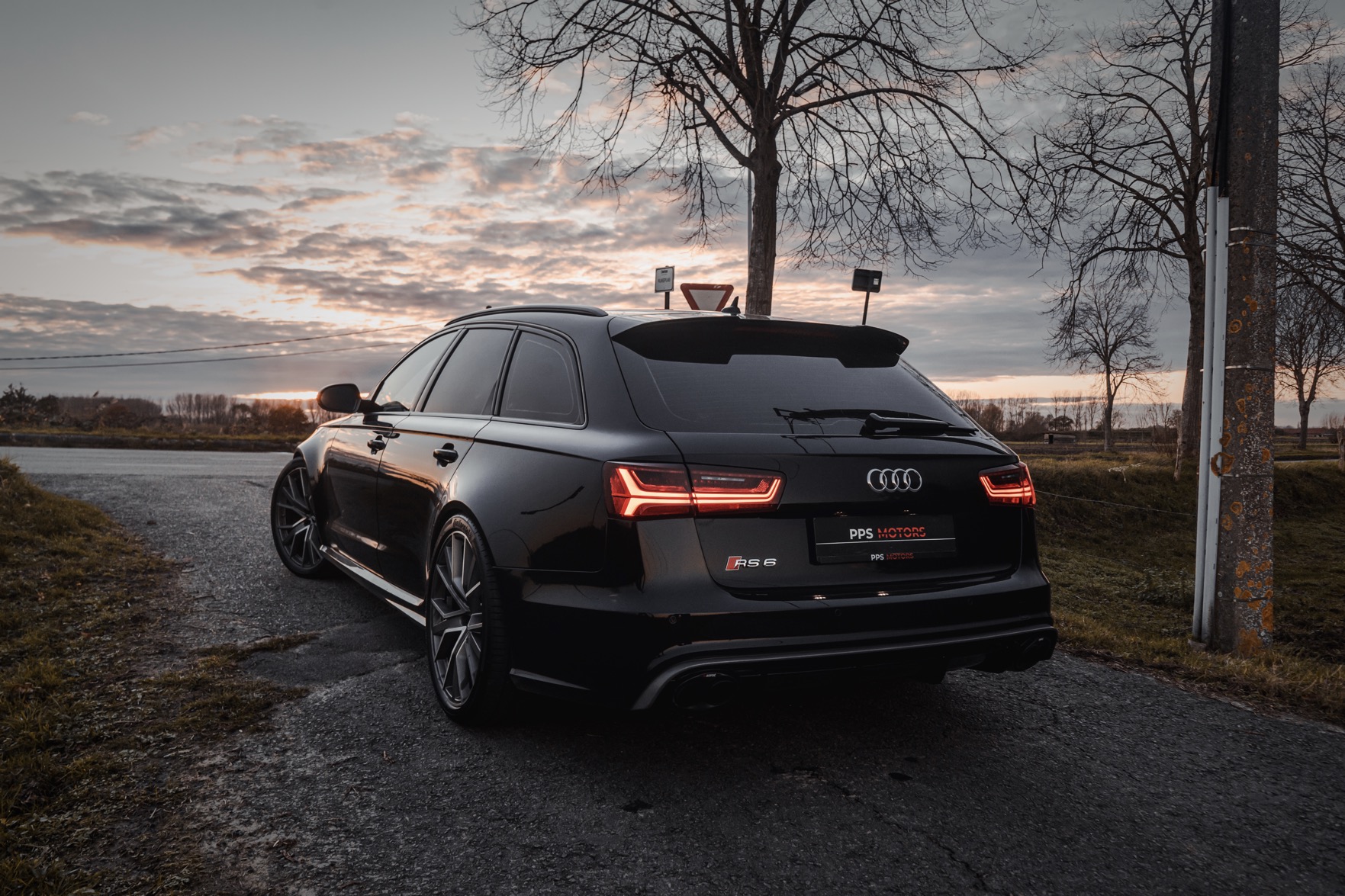 Audi RS6 4.0 V8 QUATTRO AKRAPOVIC photo 27
