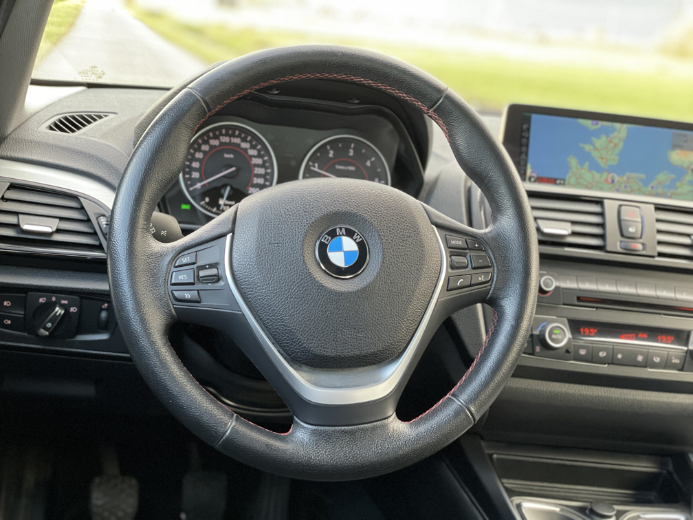 BMW 118d photo 8