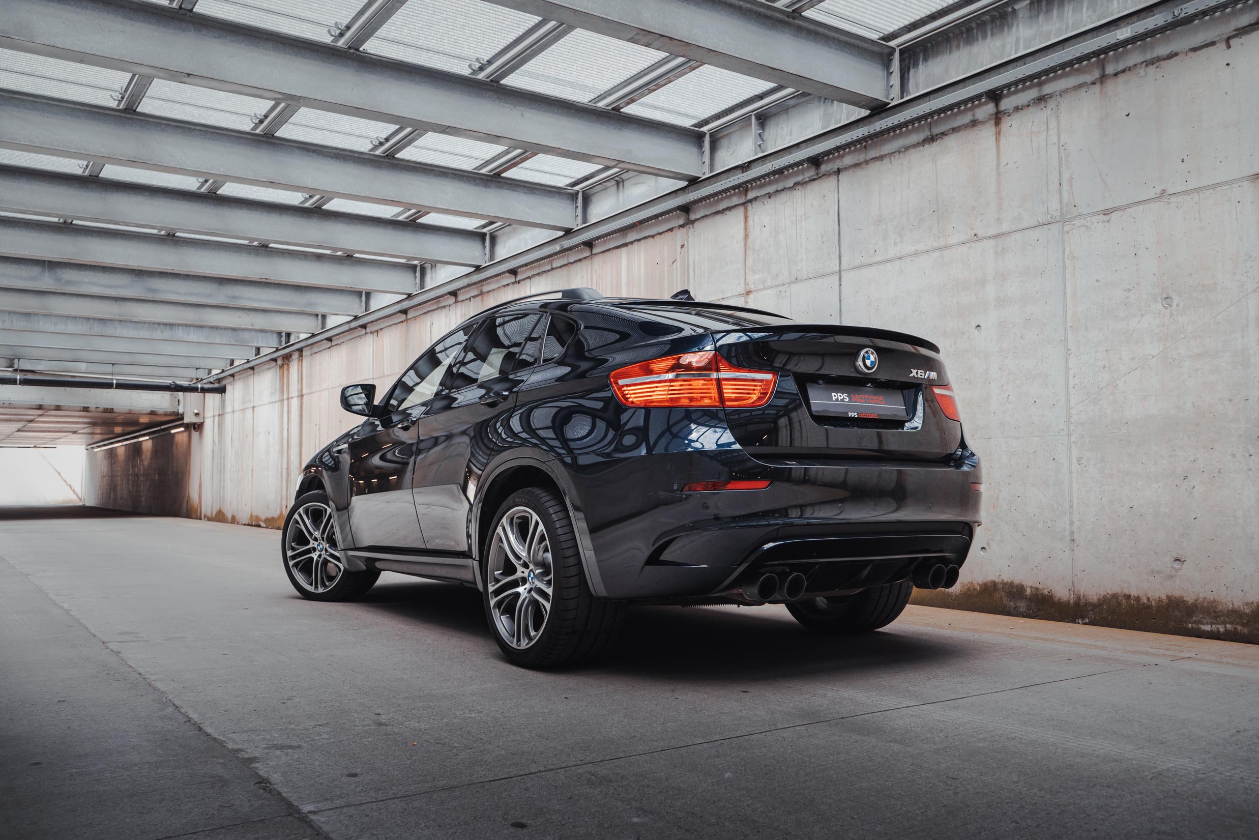 BMW X6 M 4.4i V8 TWIN-TURBO - LICHTE VRACHT photo 6