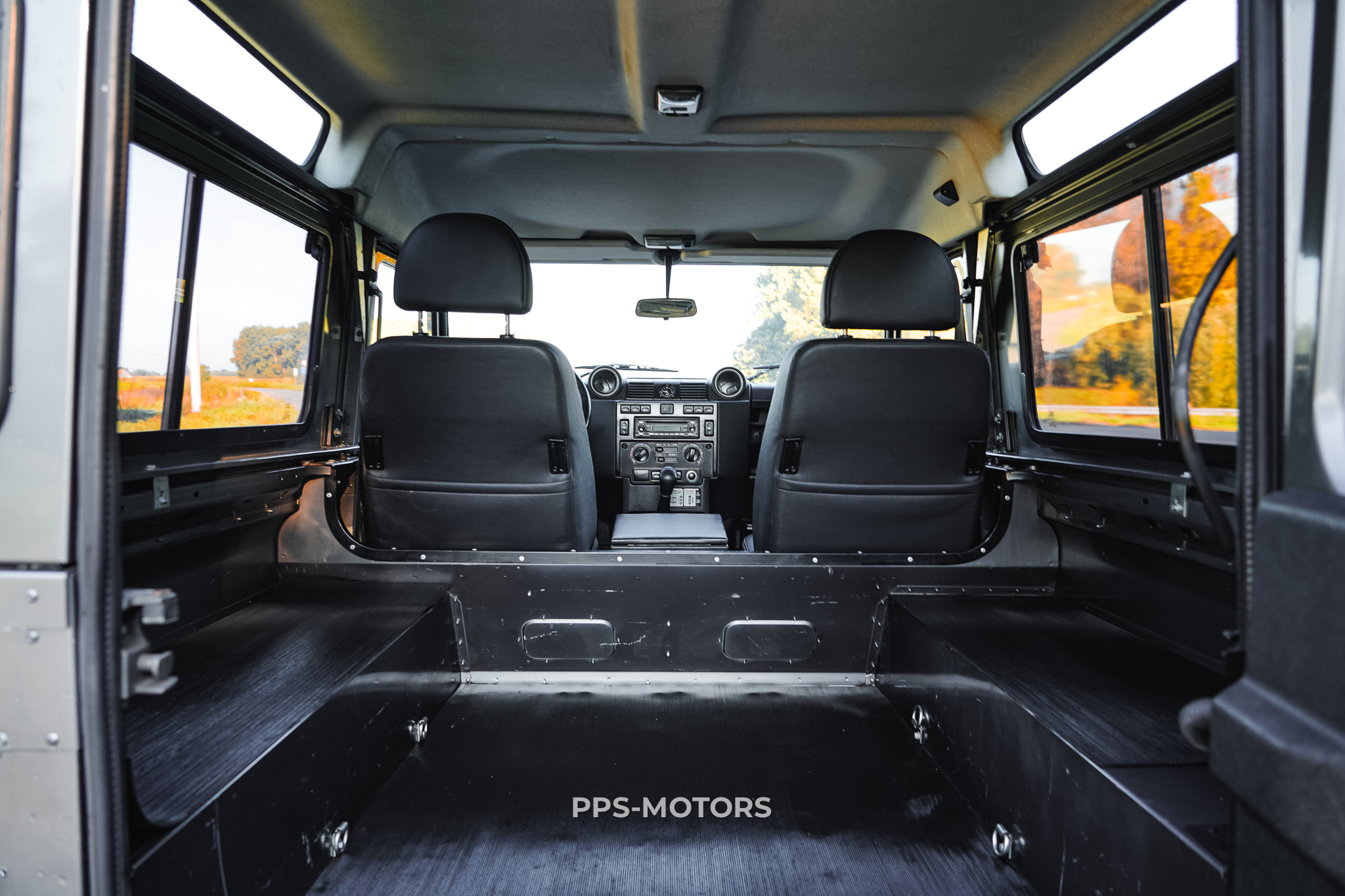 Land Rover DEFENDER 90 TD4 photo 11