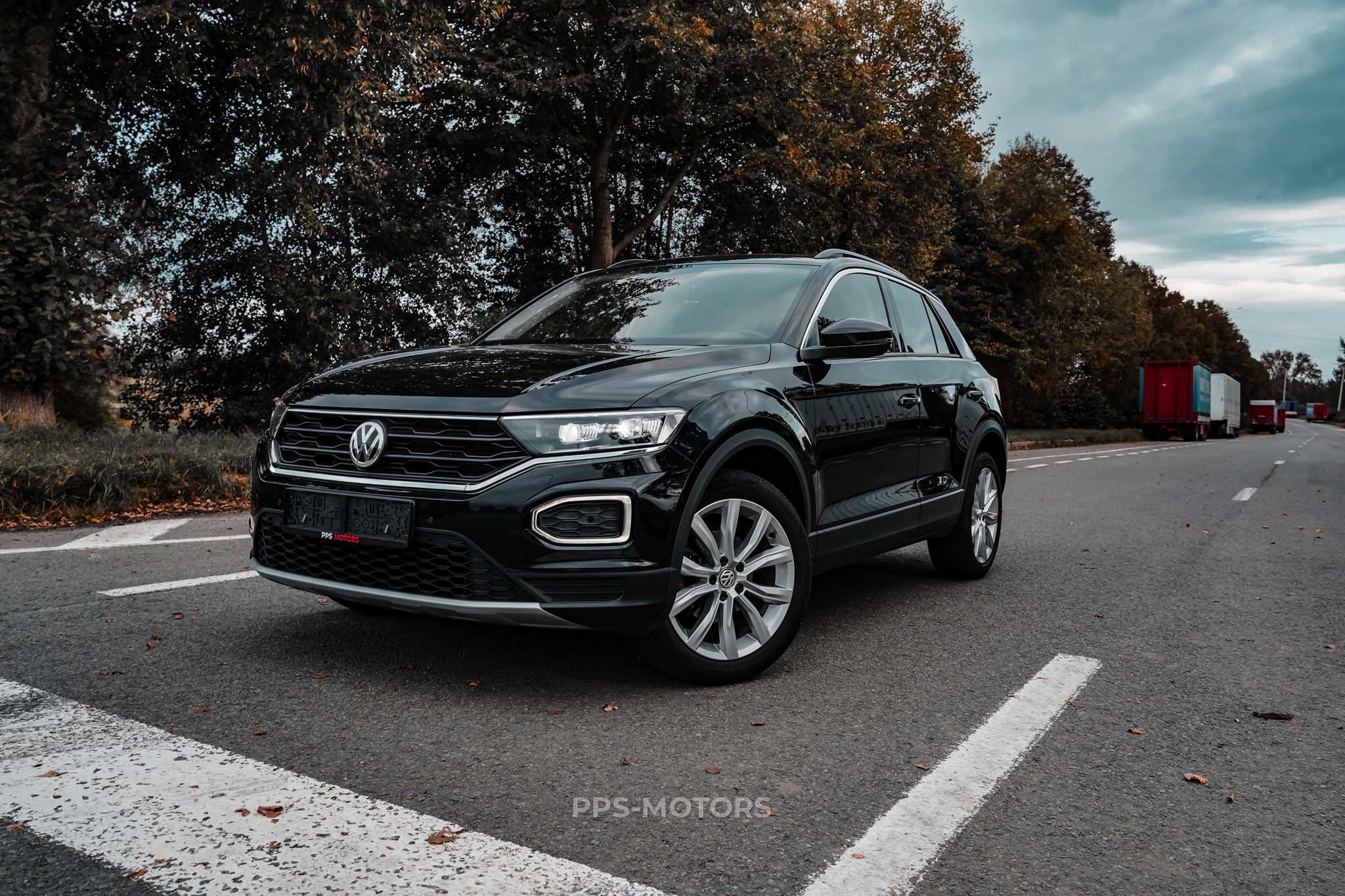 Volkswagen T-ROC 1.5 TSI photo 1