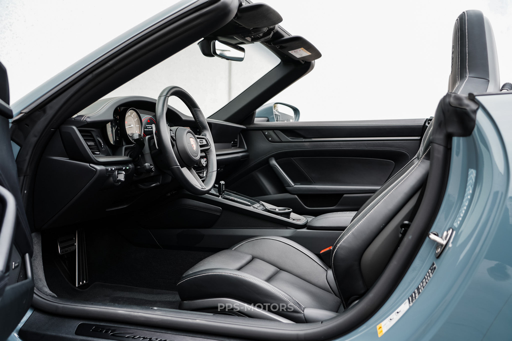 Porsche 992 CARRERA CABRIO 4 GTS photo 23