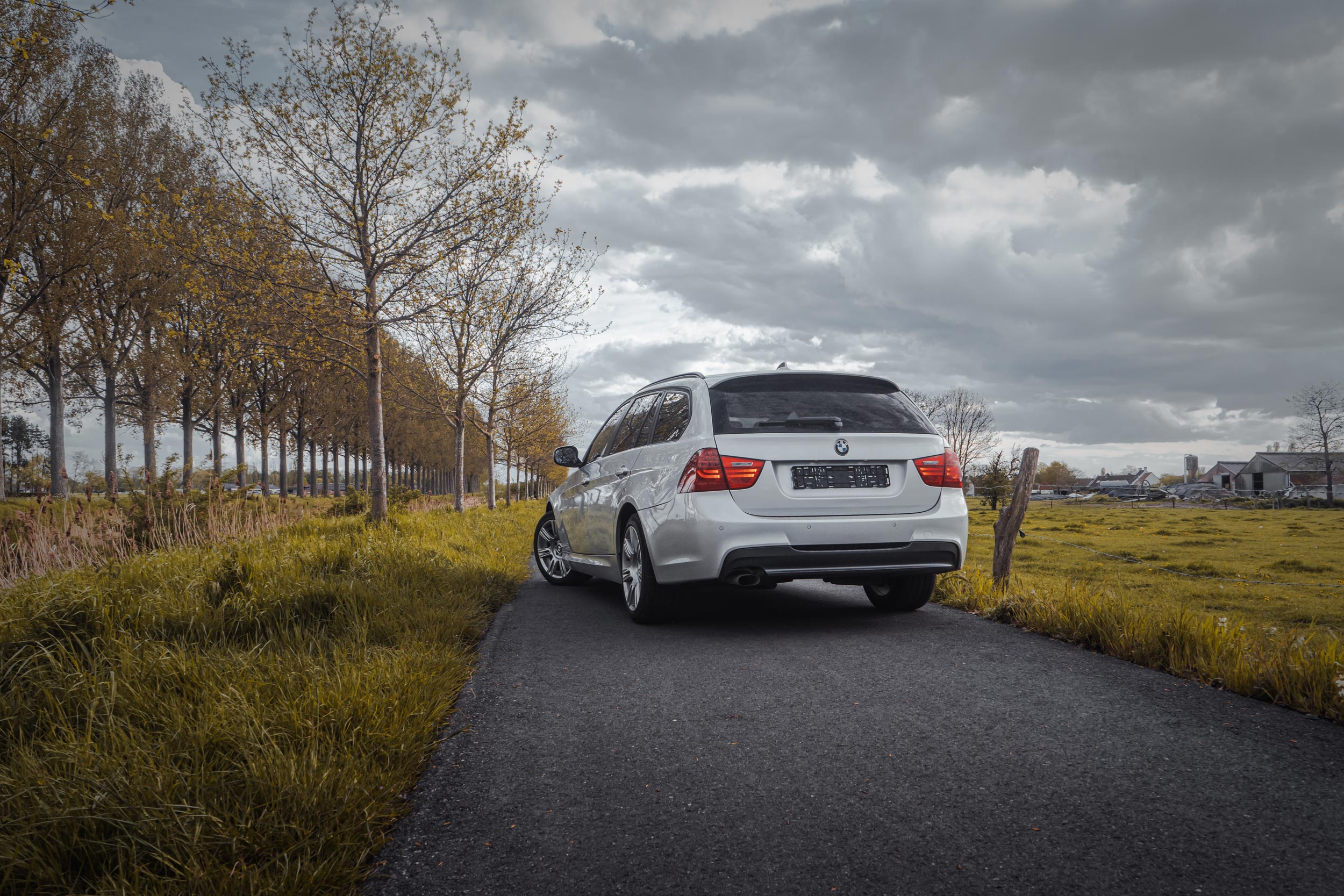 BMW 318d E91 M-PAKKET photo 4