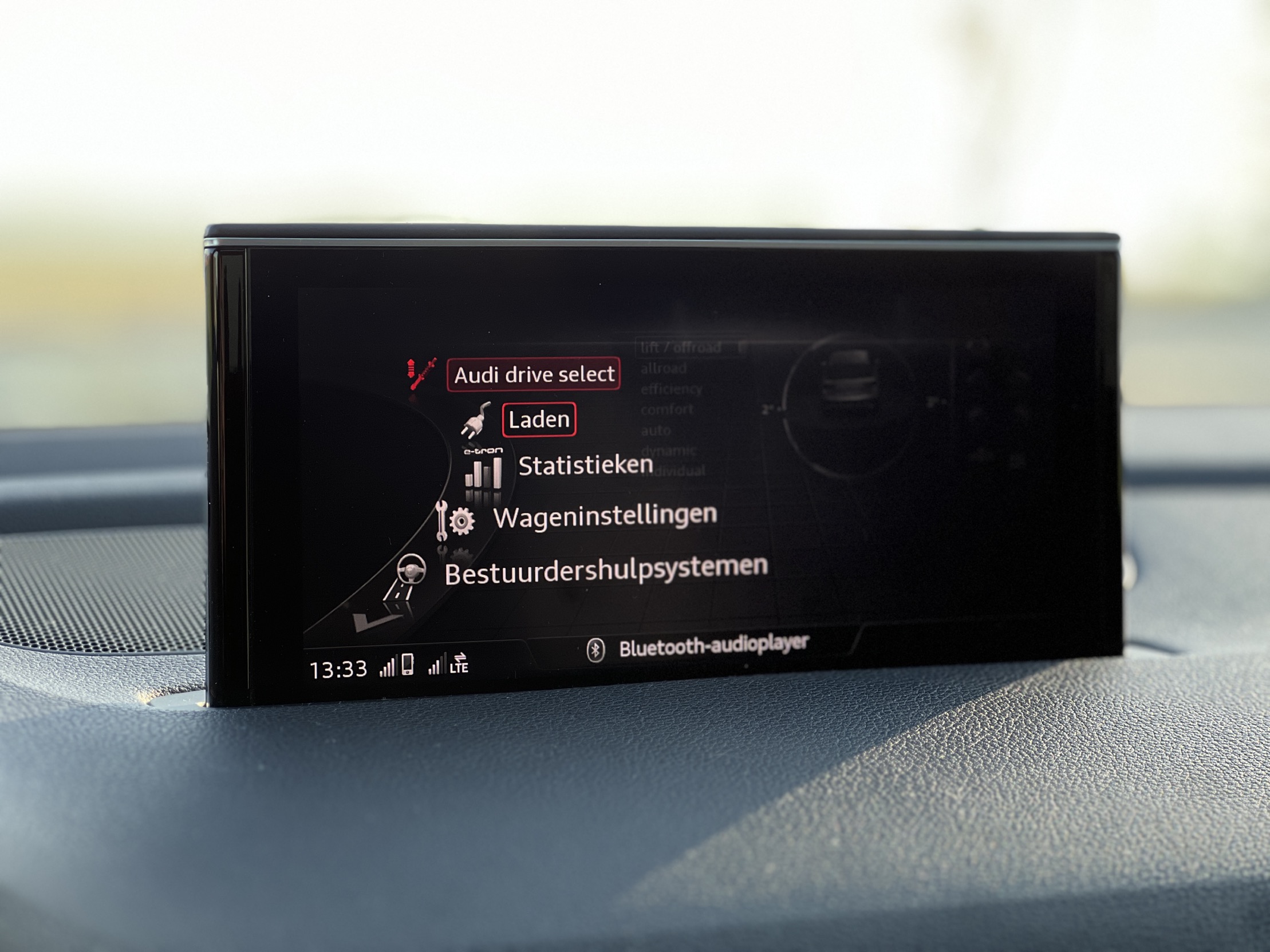 Audi Q7 3.0 TDI E-TRON photo 30