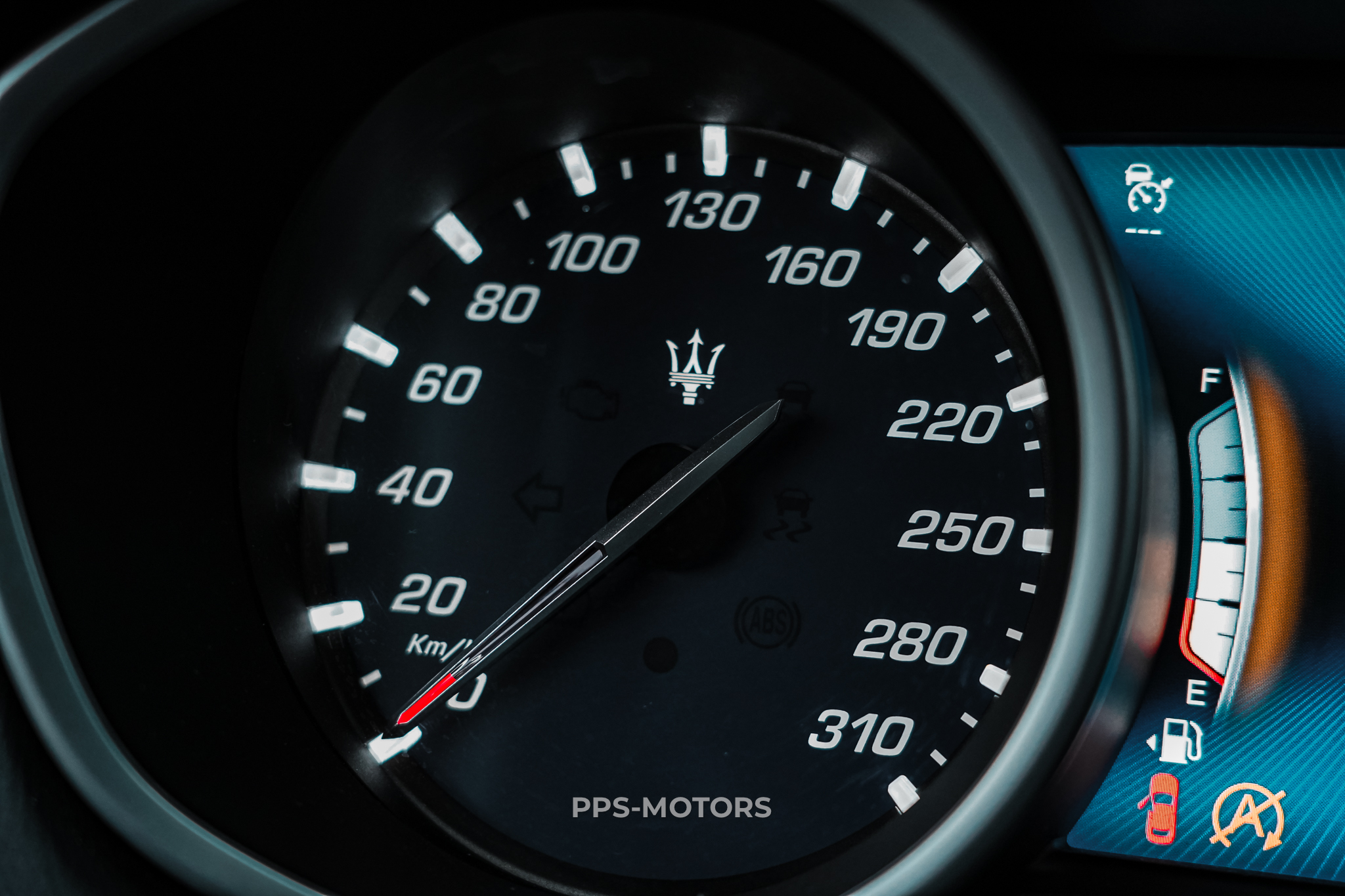 Maserati GHIBLI 3.0 V6 RIBELLE 1 OF 200 photo 18