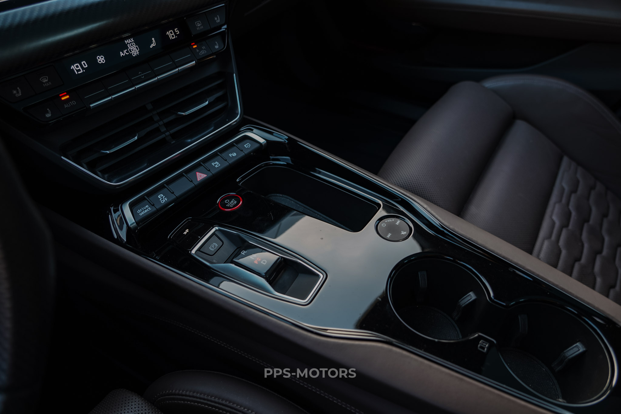 Audi E-TRON GT photo 17