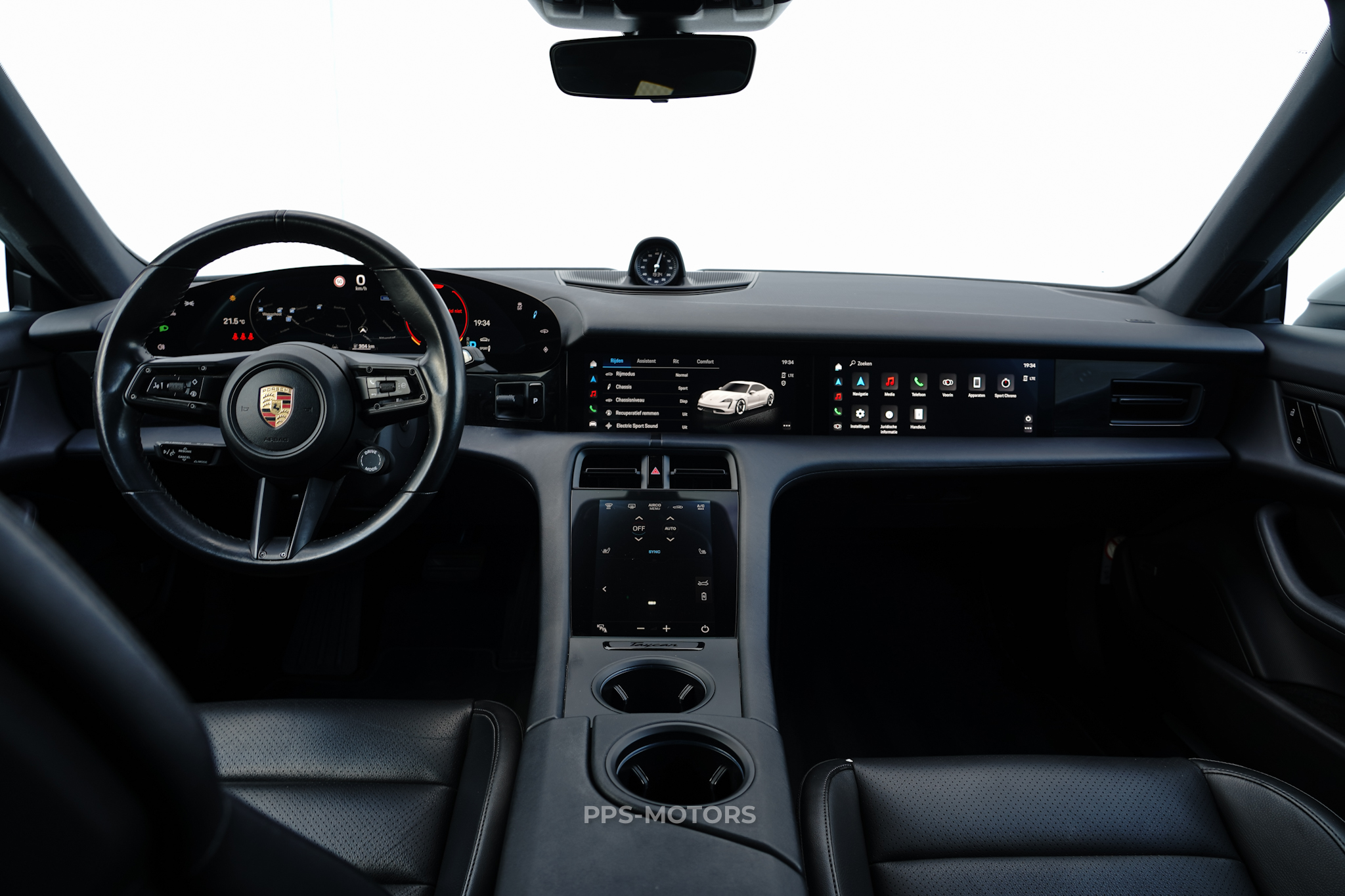 Porsche TAYCAN 4S SPORTDESIGN photo 10