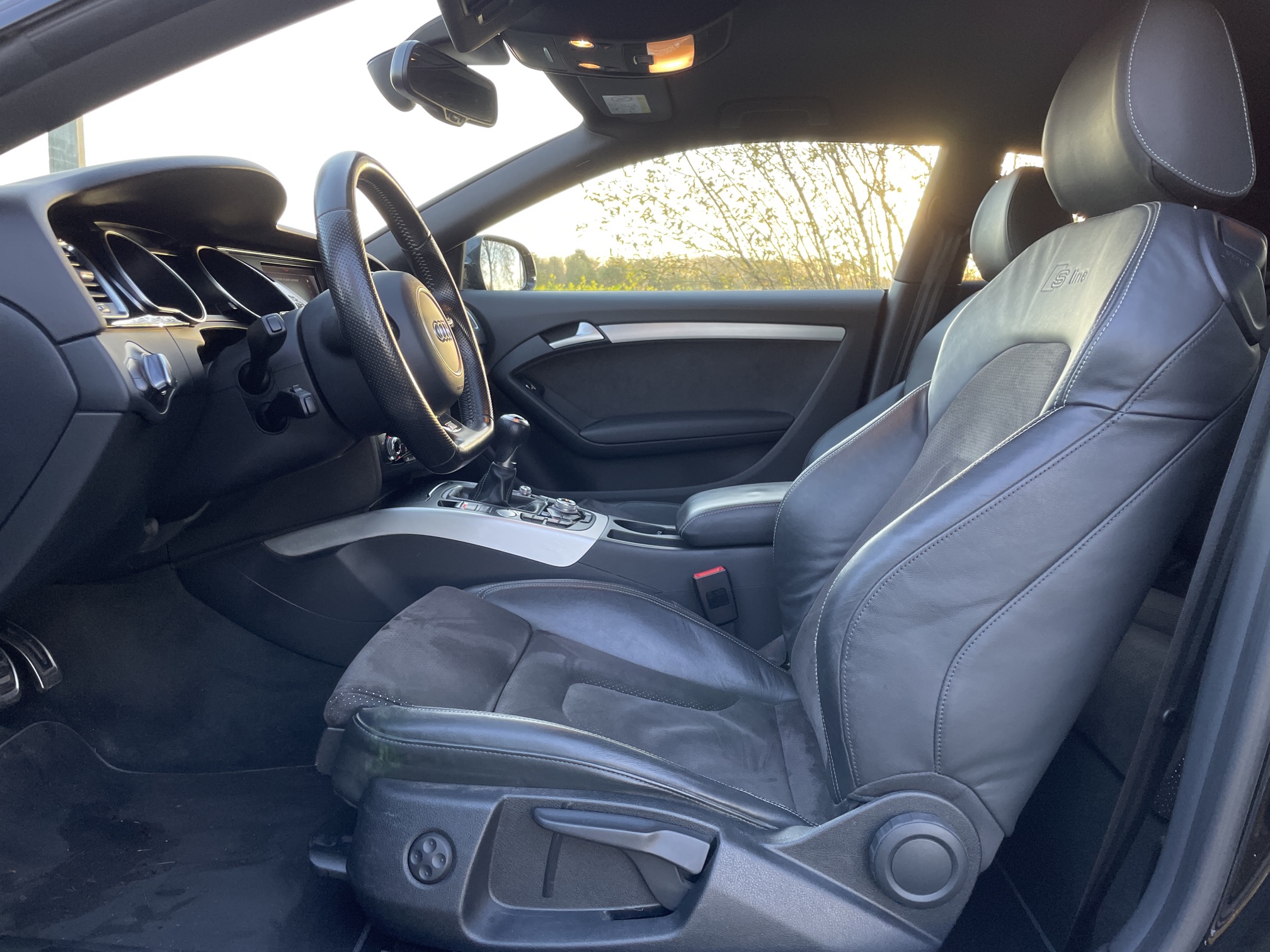 Audi A5 2.0 TDI S-LINE photo 14