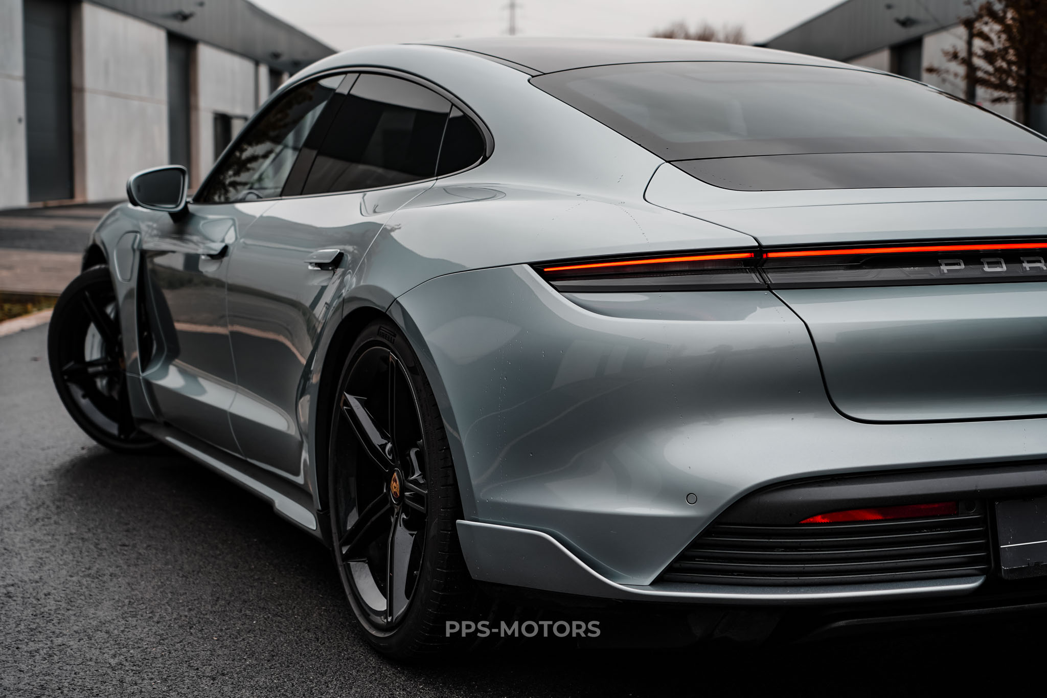 Porsche TAYCAN 4S SPORTDESIGN photo 24