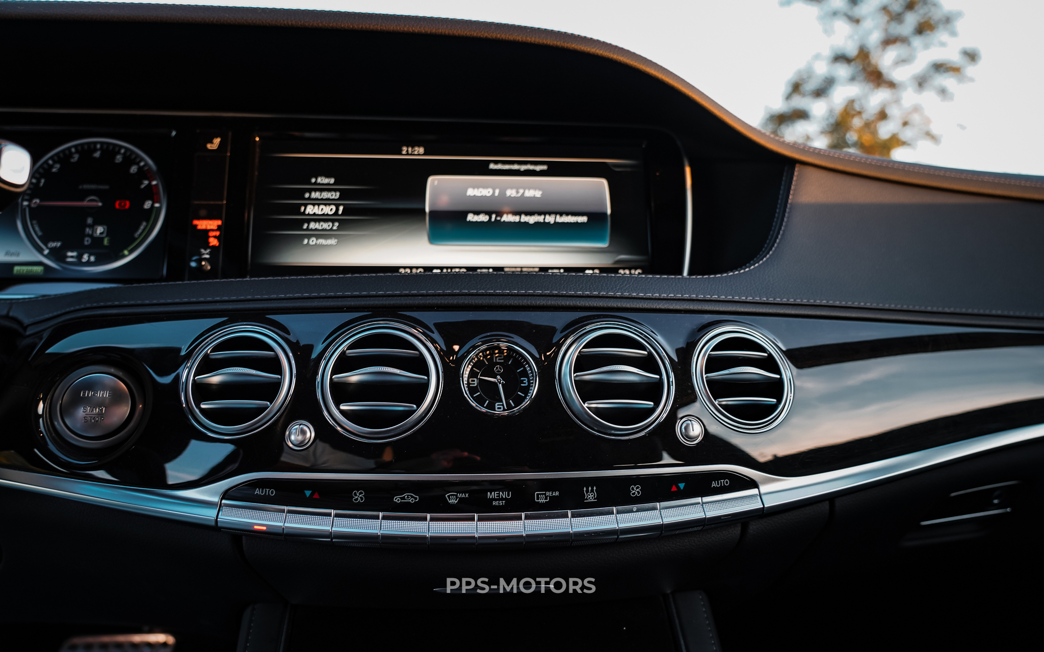 Mercedes Benz S500 L photo 36