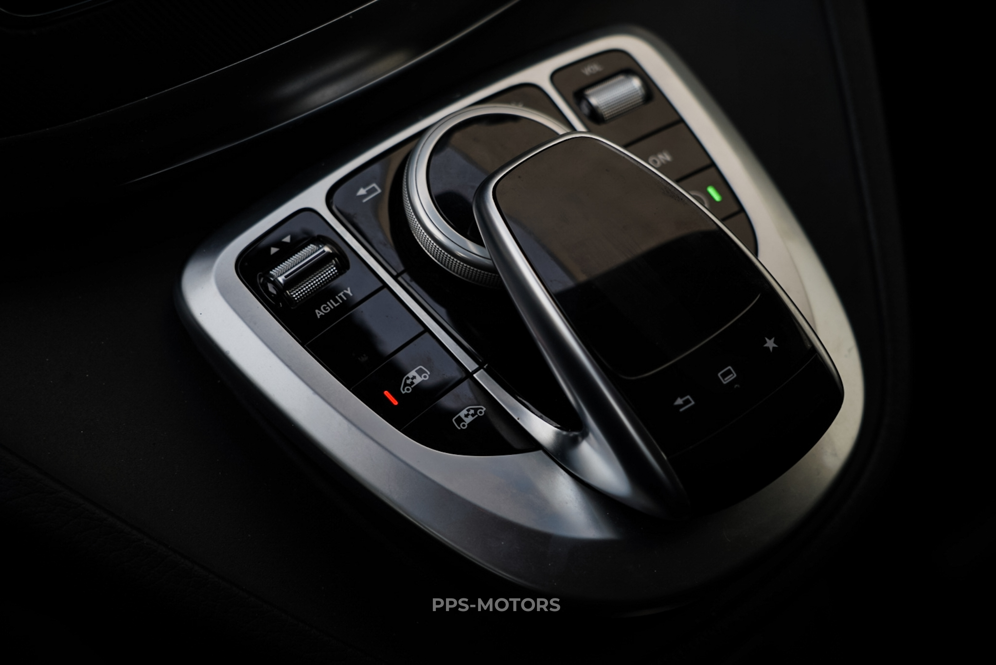 Mercedes Benz V250 AVANTGARDE photo 16