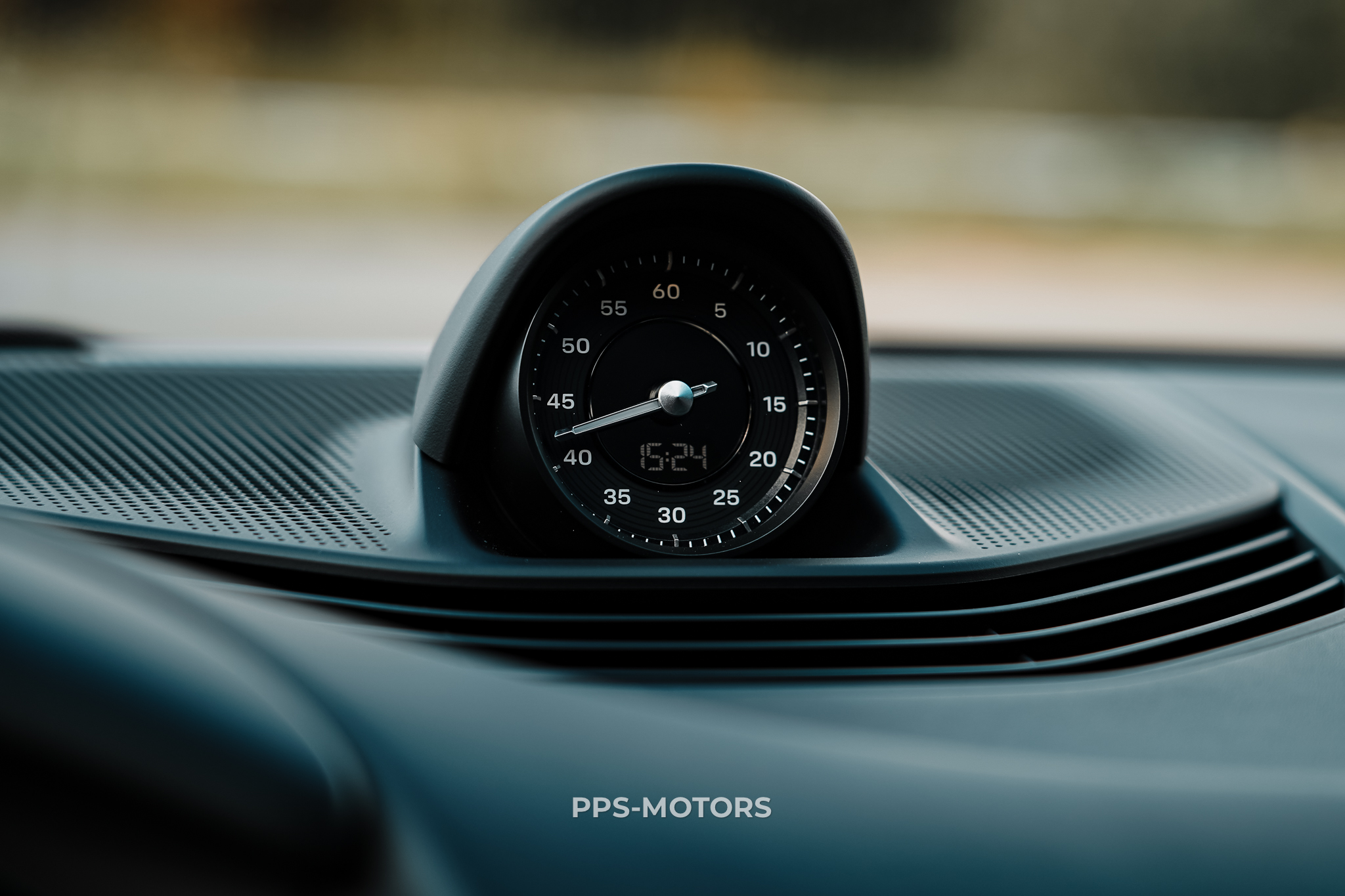 Porsche TAYCAN TURBO NEW! photo 39