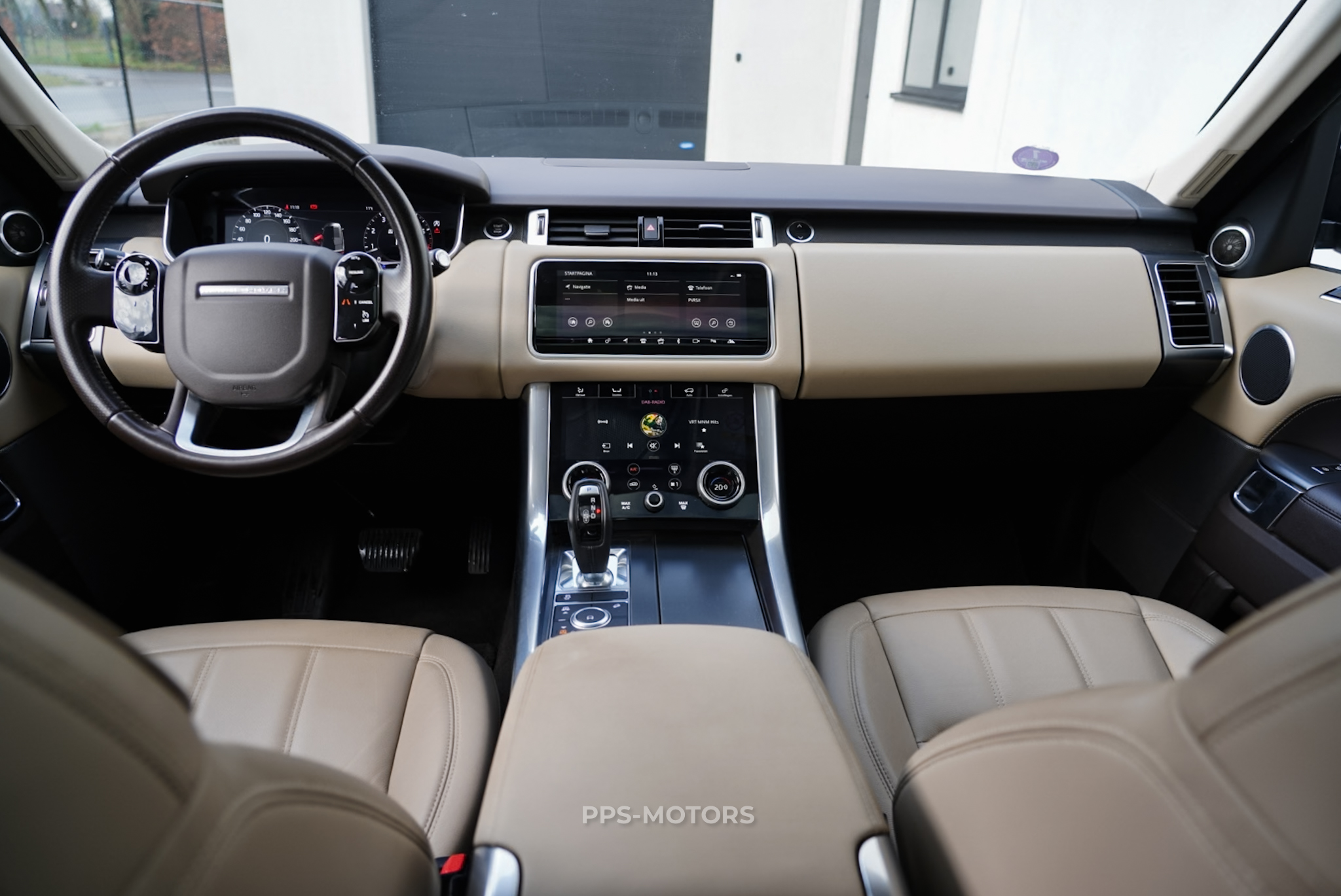 Land Rover RANGE ROVER SPORT P300 photo 11