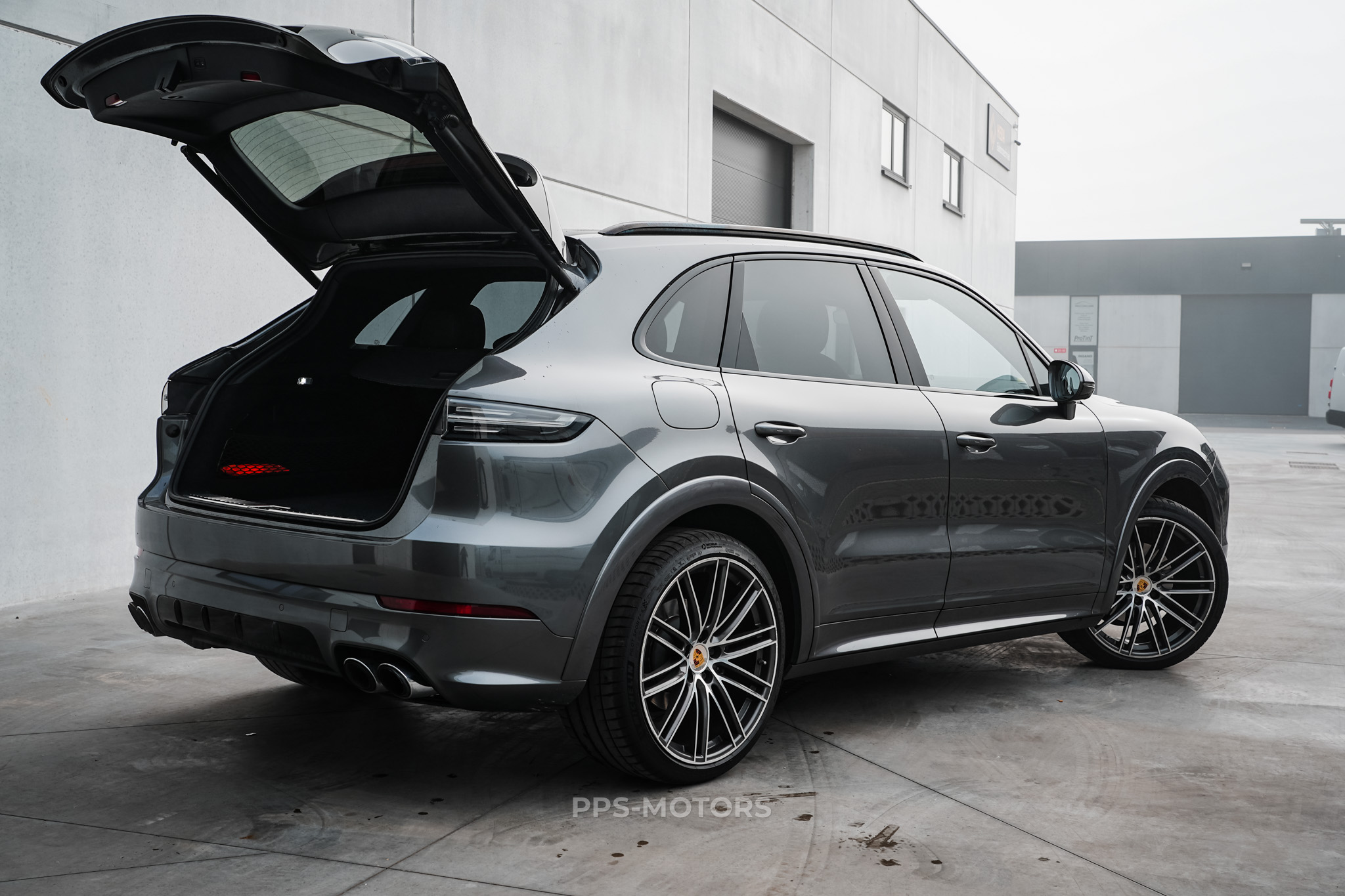 Porsche CAYENNE 3.0i V6 photo 6
