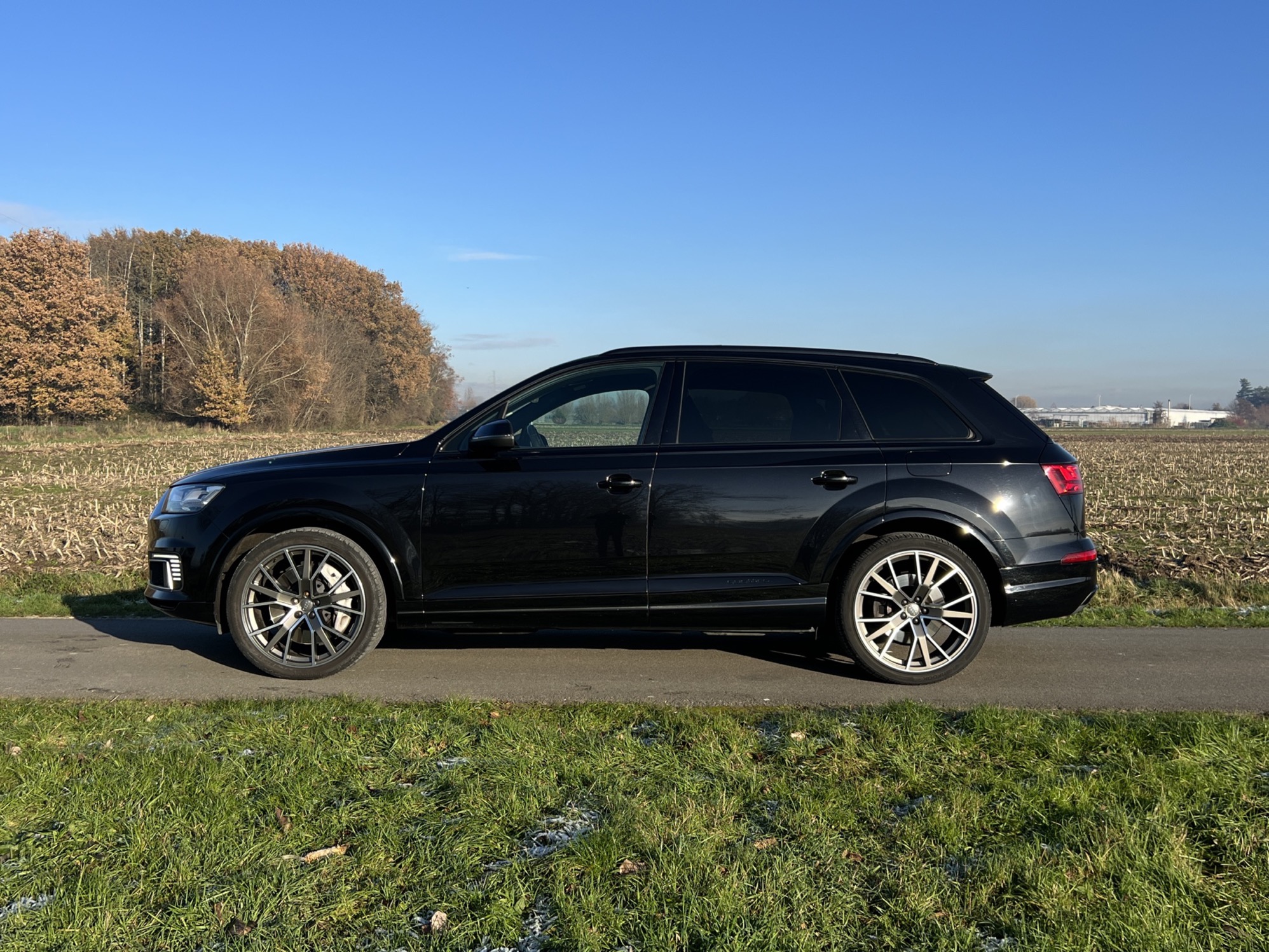 Audi Q7 3.0 TDI E-TRON photo 10