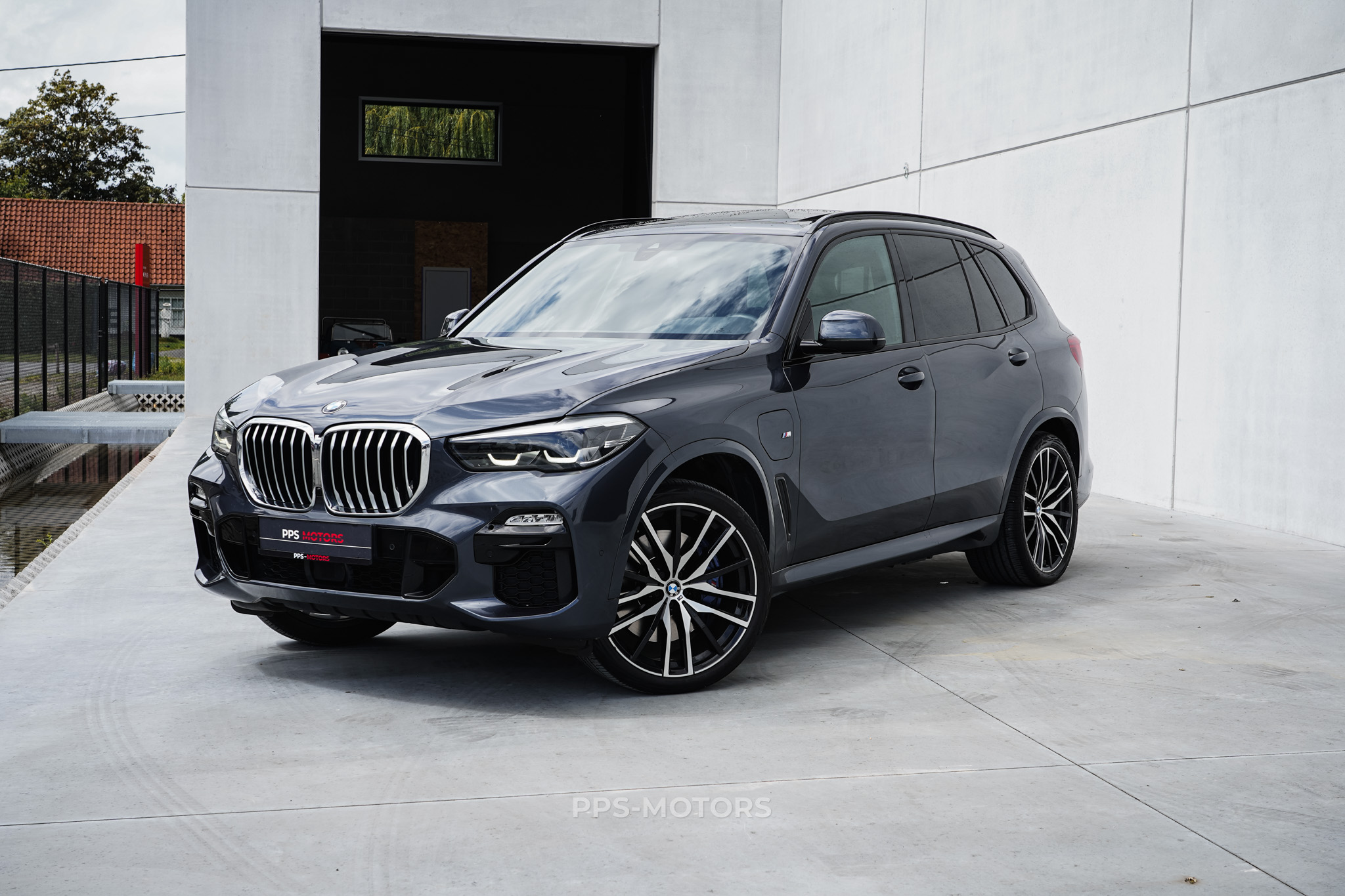 BMW X5 45e 3.0 HYBRID photo 1