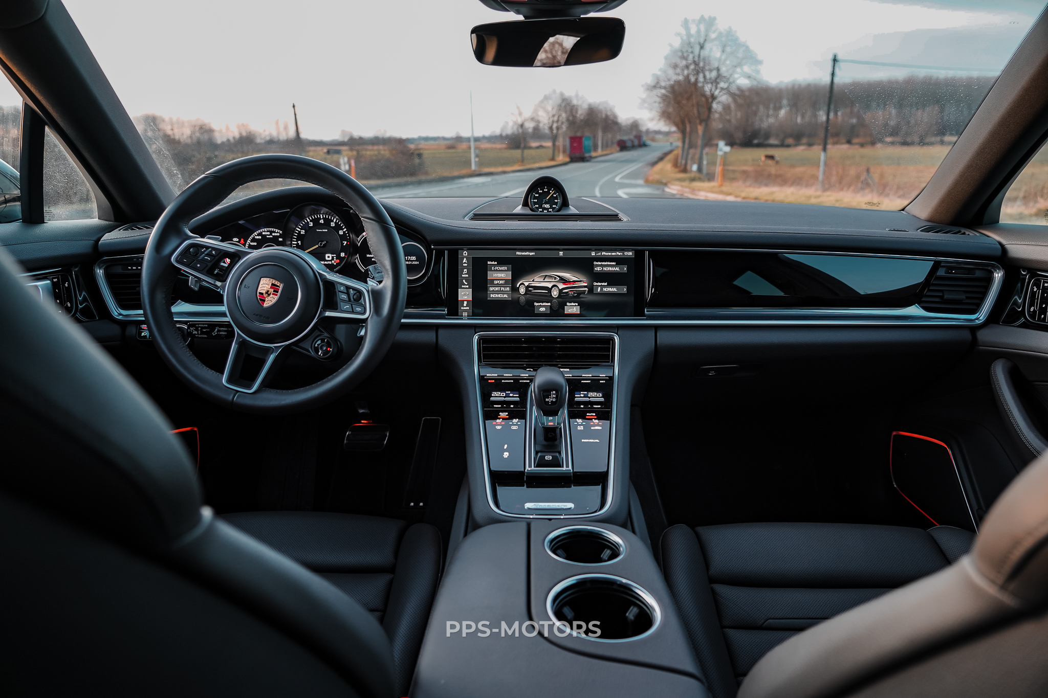 Porsche PANAMERA 4 E-HYBRID photo 20