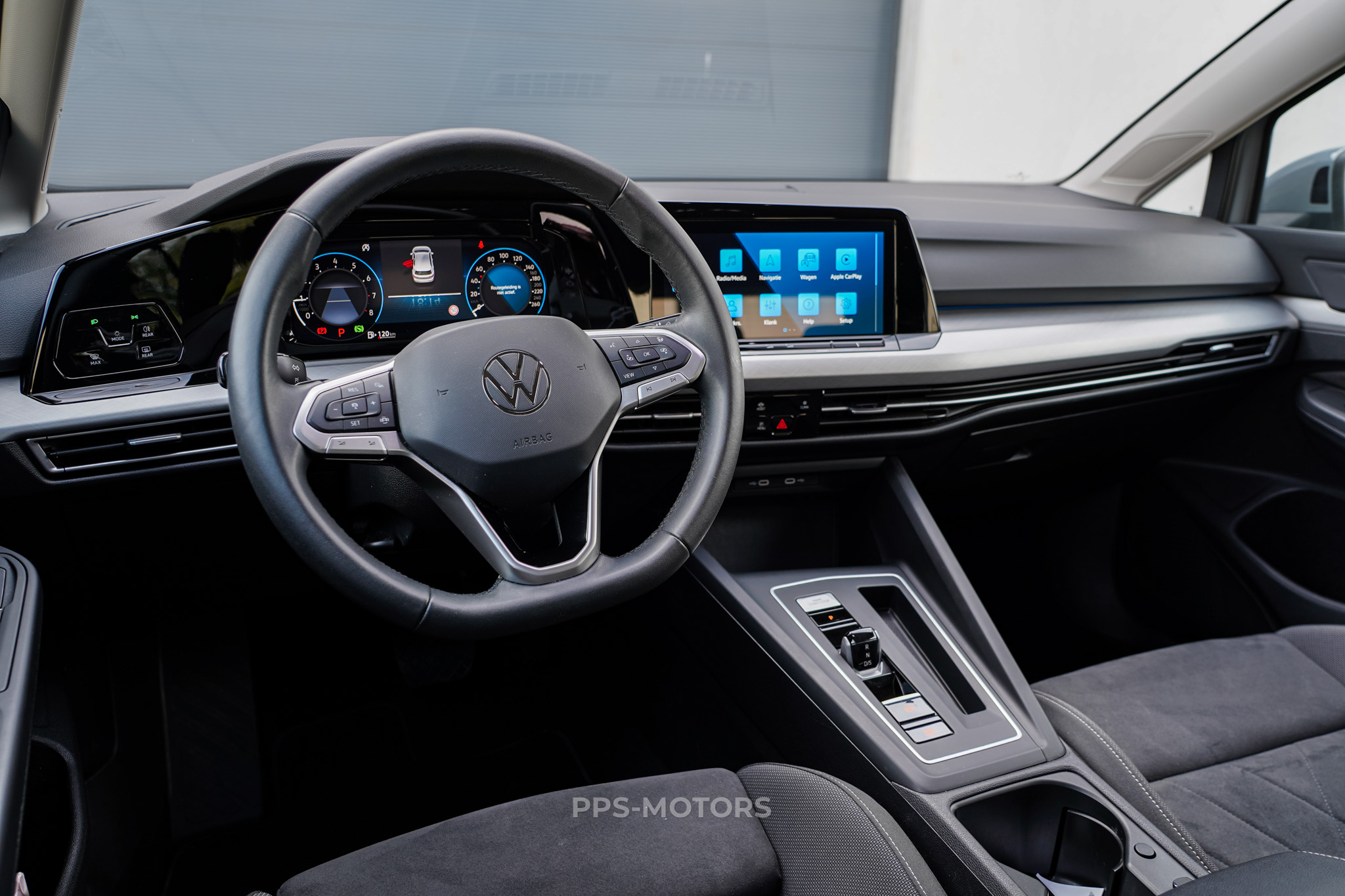 Volkswagen GOLF 1.5 eTSI photo 9