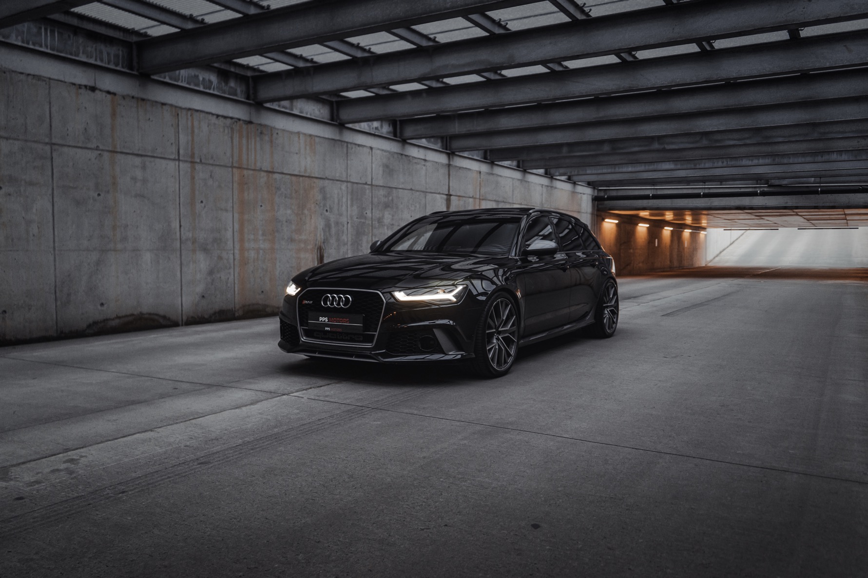 Audi RS6 4.0 V8 QUATTRO AKRAPOVIC photo 2