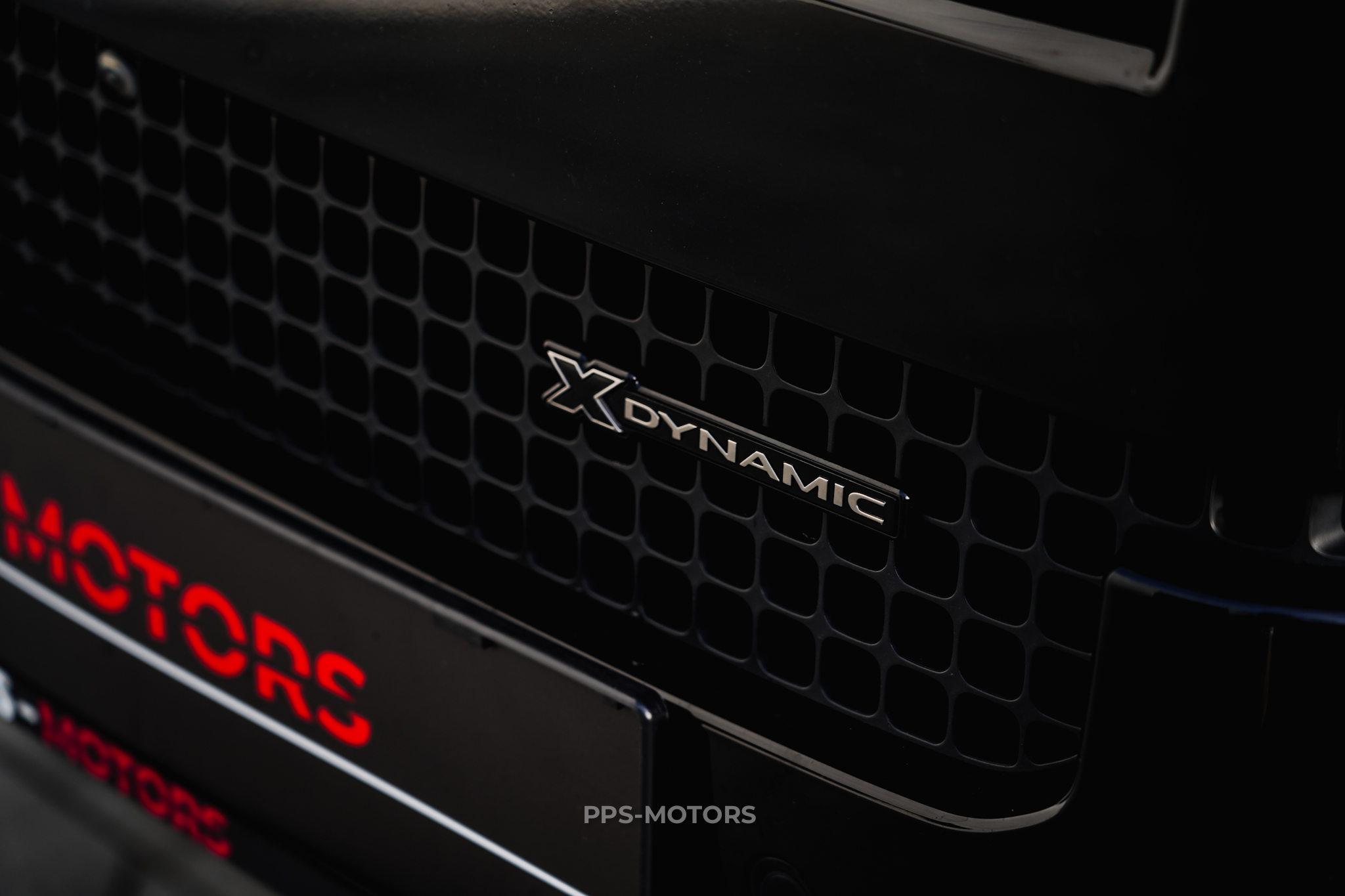 Land Rover DEFENDER 110 SE X-DYNAMIC photo 8