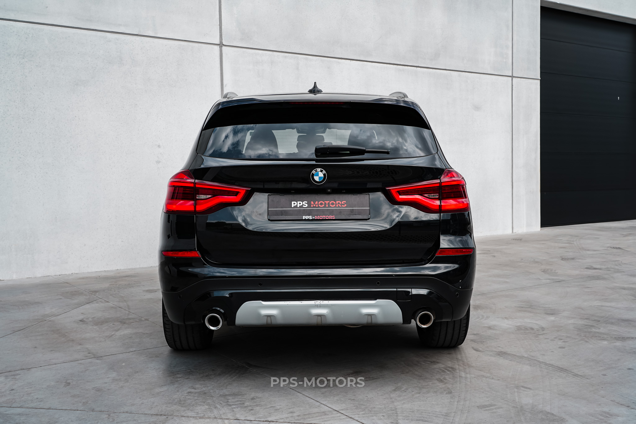 BMW X3 30i X-LINE photo 4