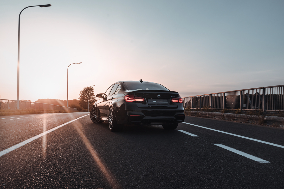 BMW M3 COMPETITION photo 28