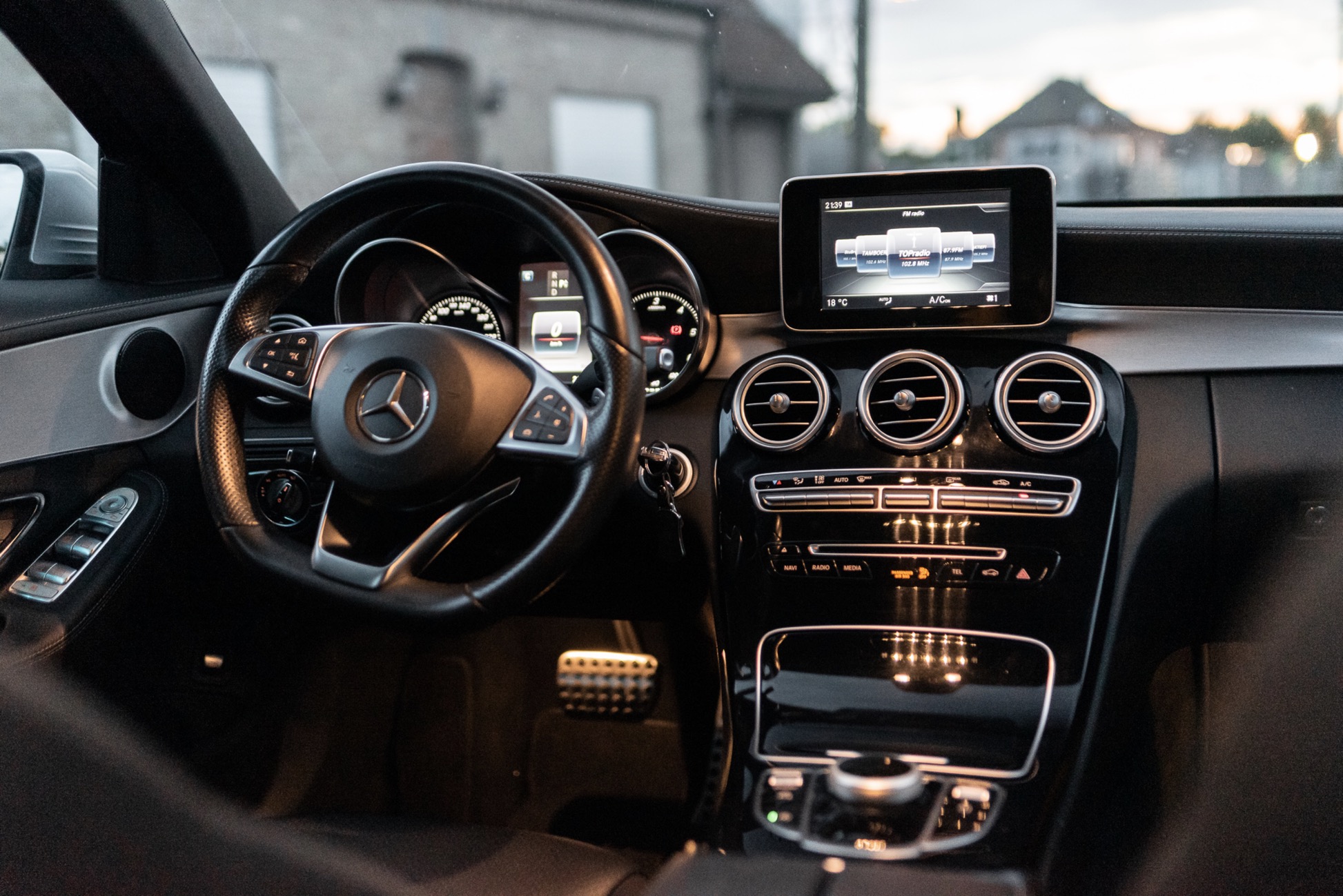 Mercedes Benz C180 BLUETEC AMG-LINE photo 12