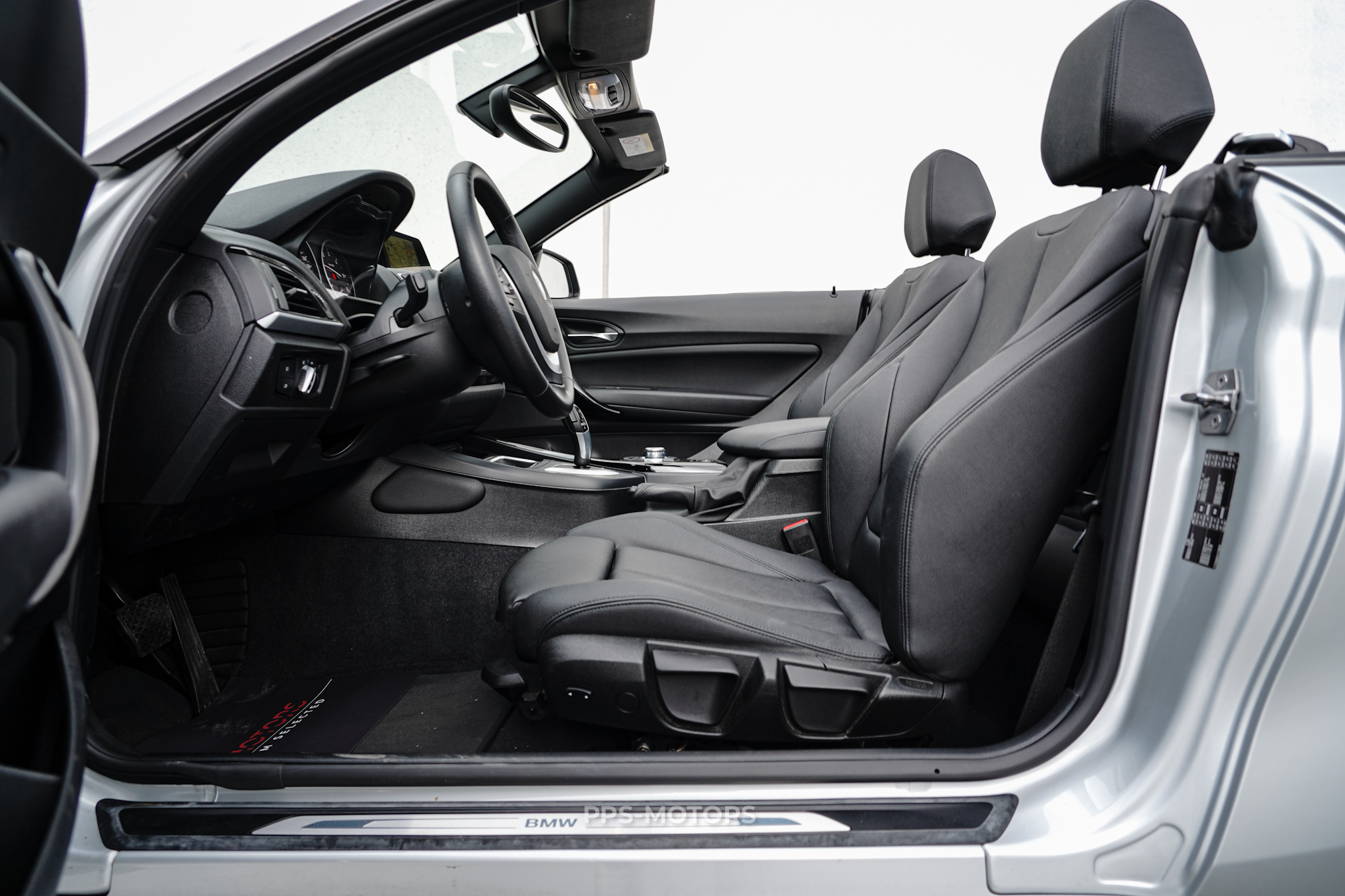 BMW 218dA CABRIO photo 9