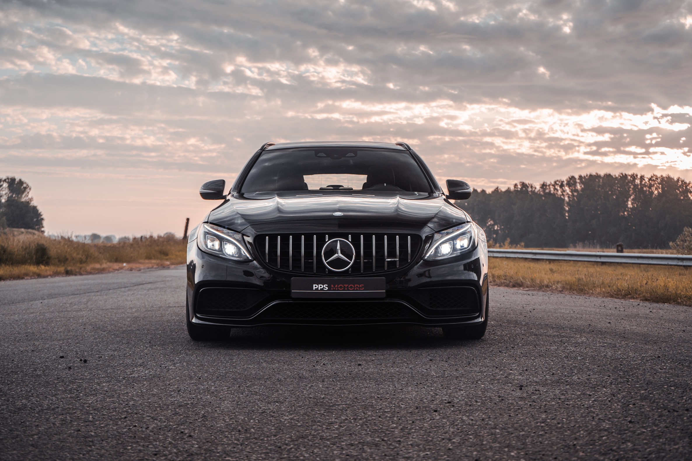 Mercedes Benz C63s AMG 4.0 BITURBO V8 - LICHTE VRACHT photo 5
