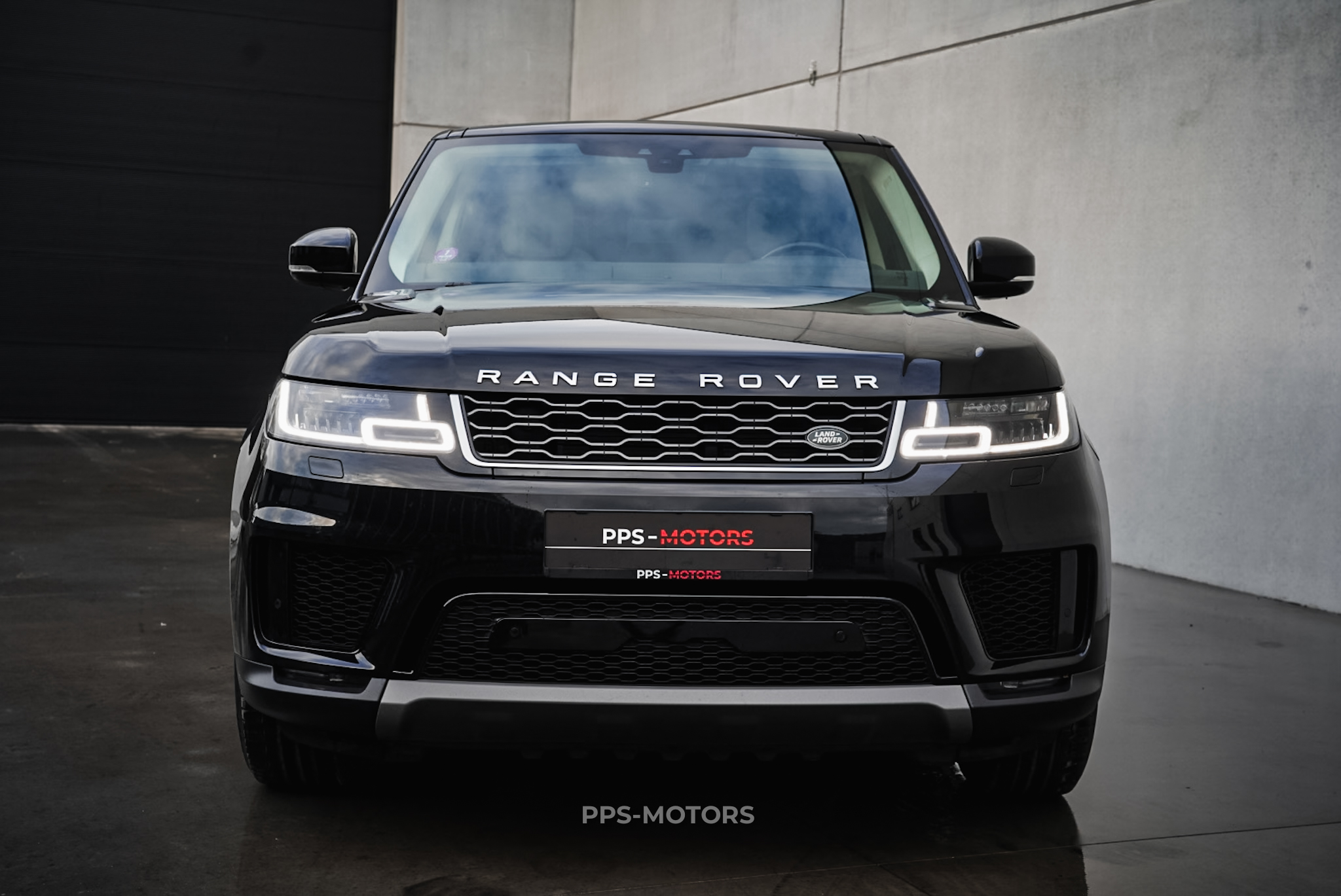 Land Rover RANGE ROVER SPORT P300 photo 3