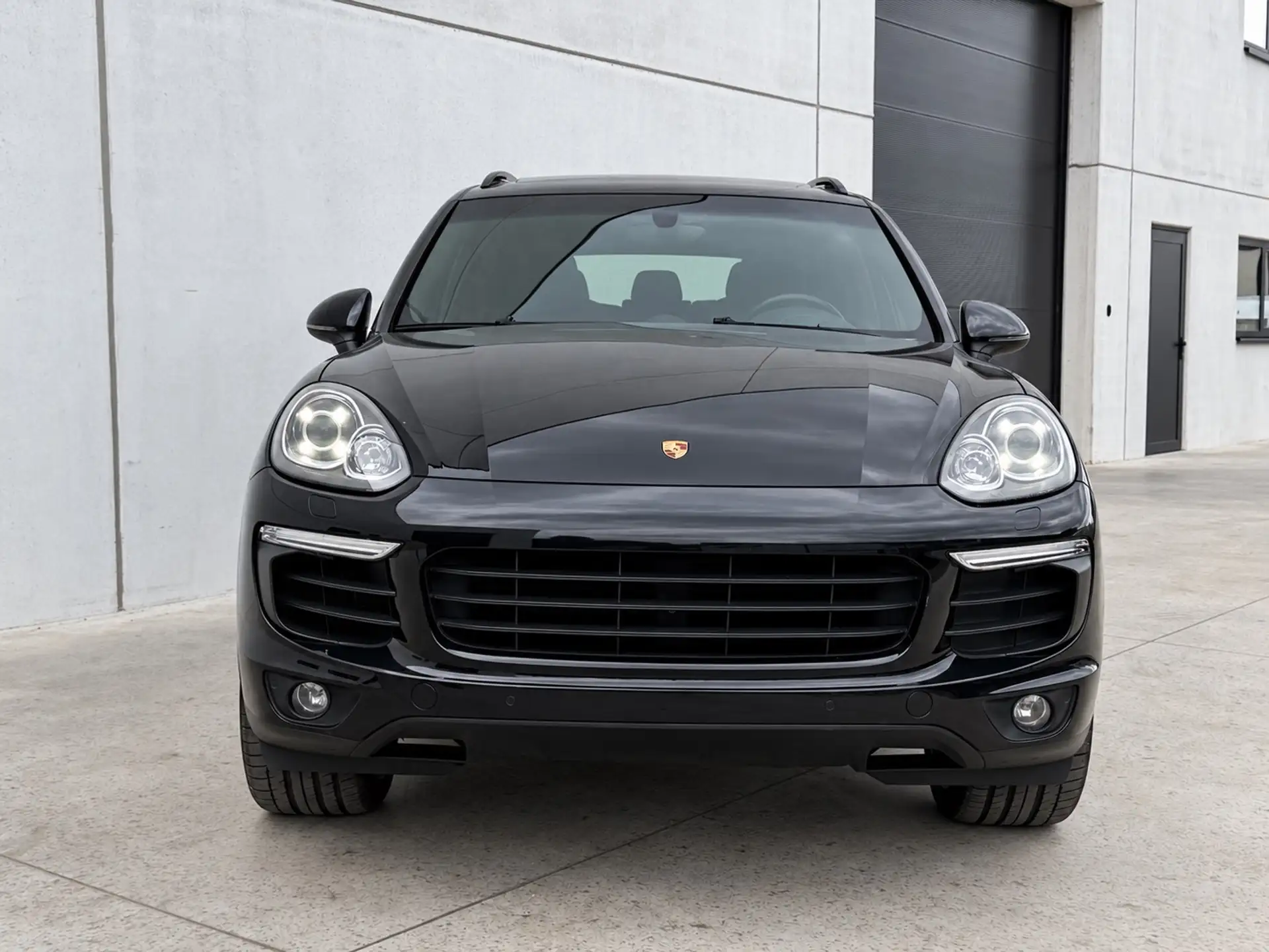 Porsche Cayenne 3.0i V6 Hybrid Tiptronic S photo 3