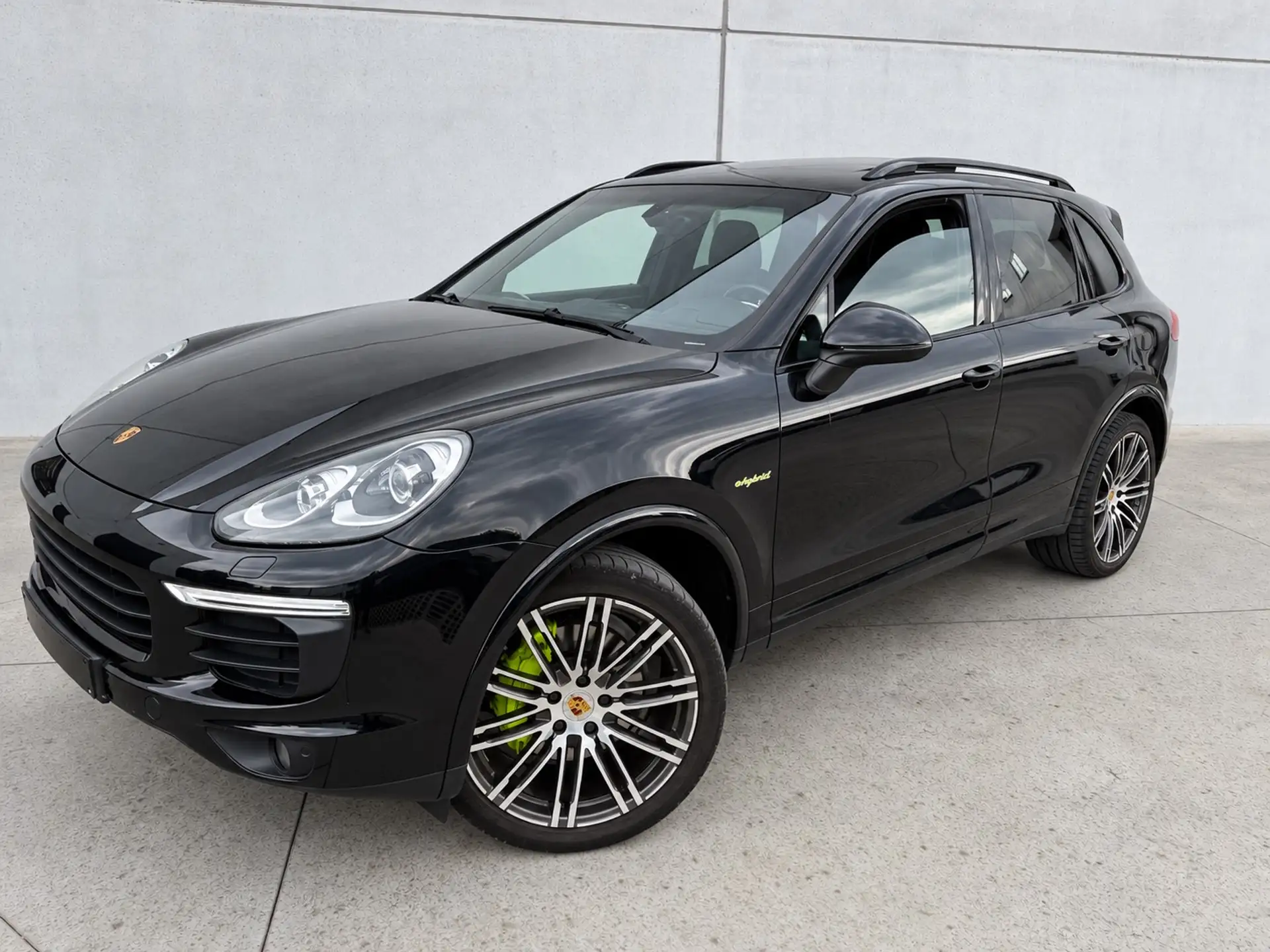 Porsche Cayenne 3.0i V6 Hybrid Tiptronic S photo 2