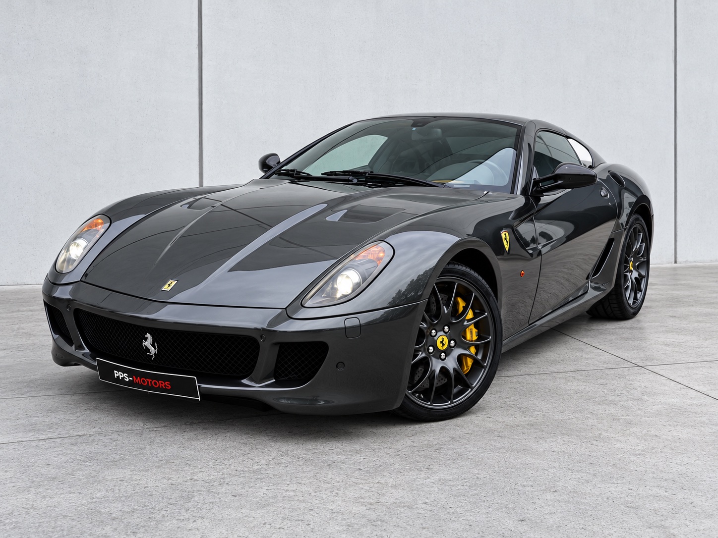 Ferrari 599 photo 1