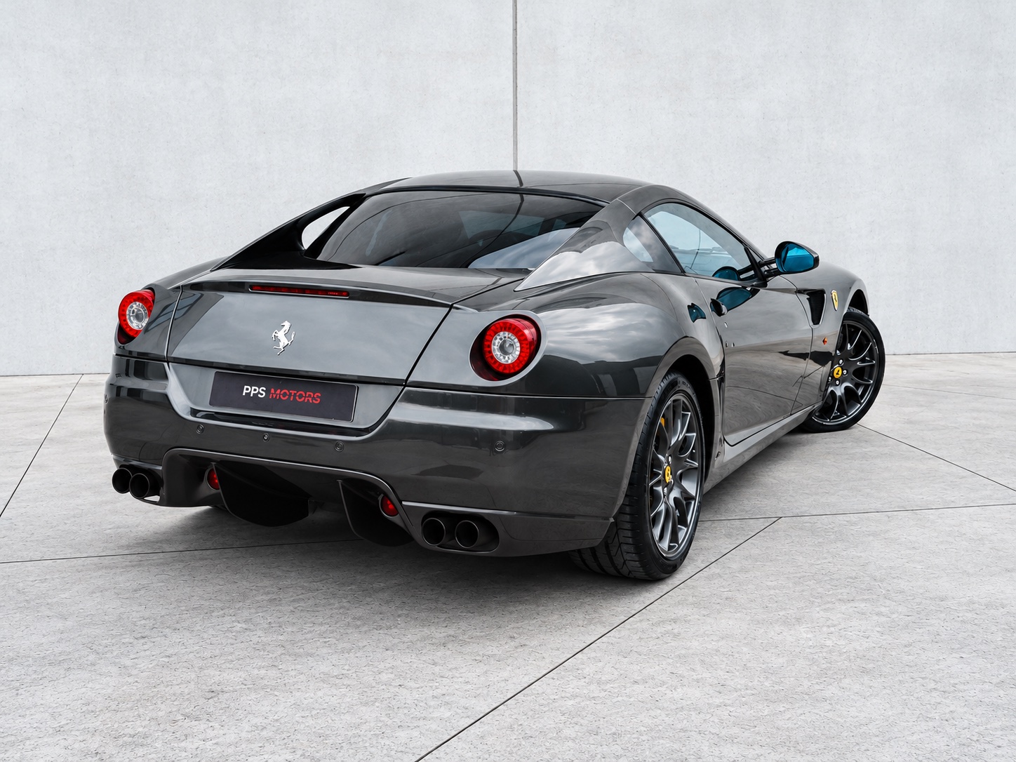 Ferrari 599 photo 5