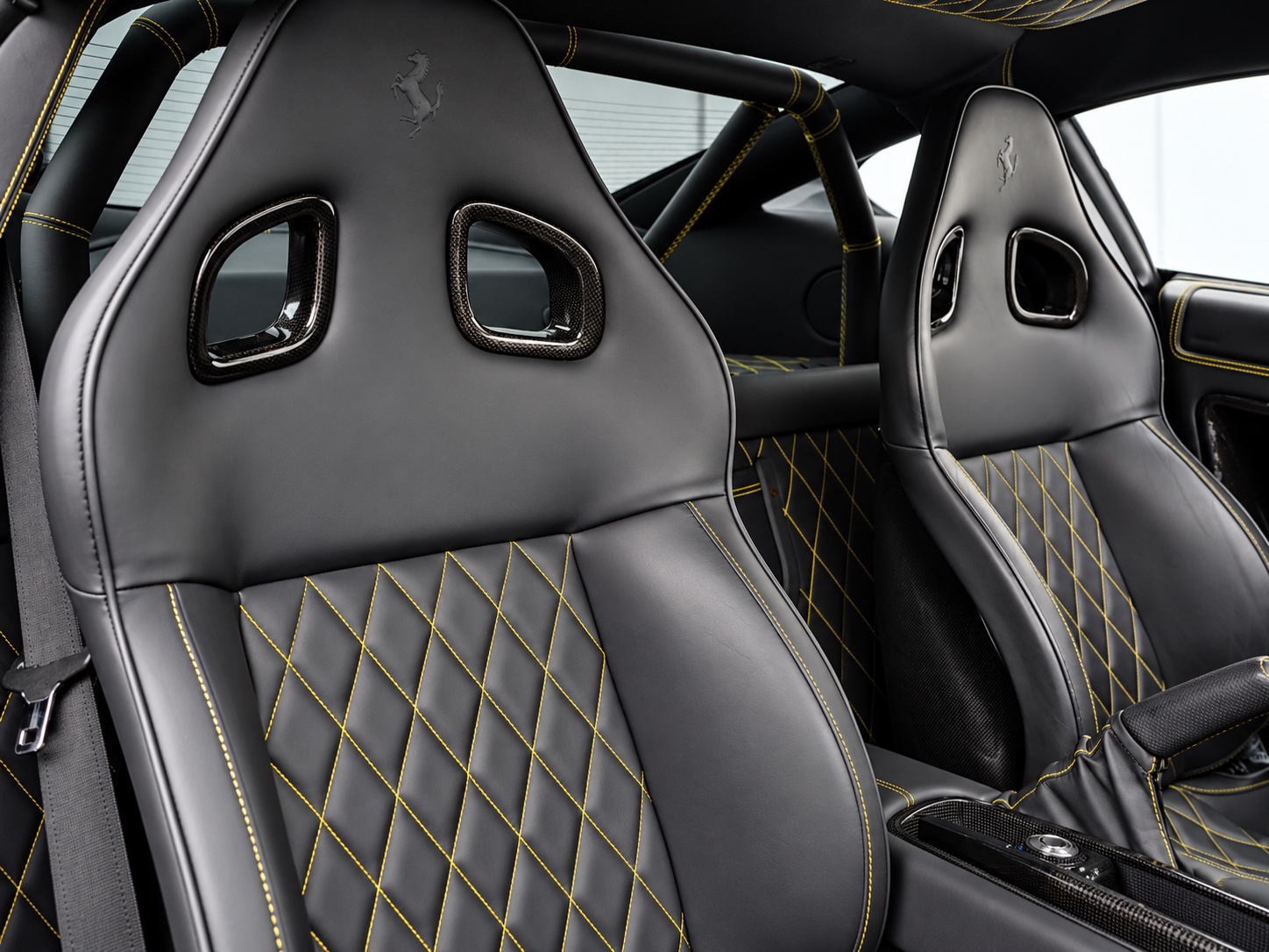 Ferrari 599 photo 9