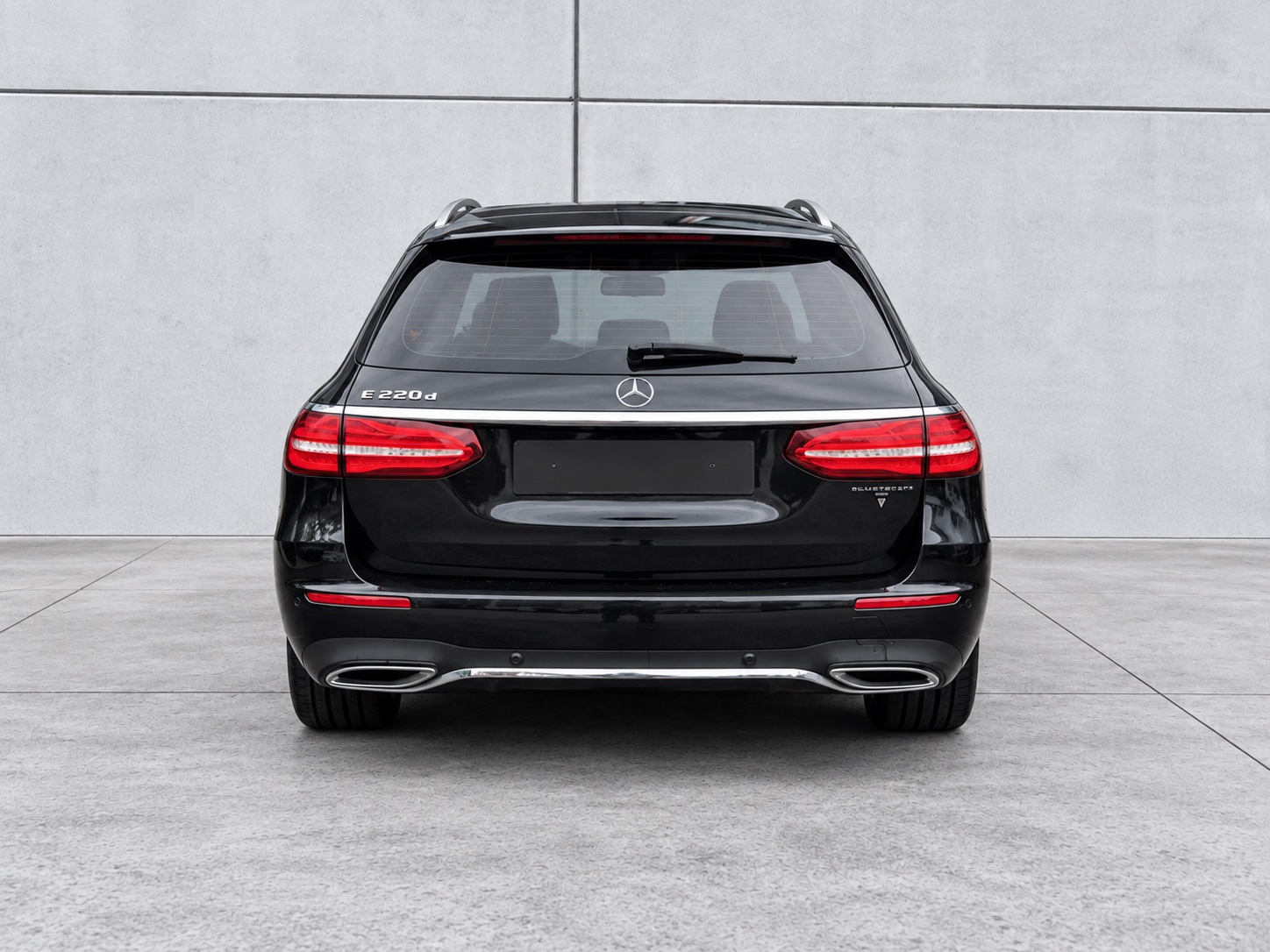 Mercedes Benz E220 AMG PAKKET photo 2
